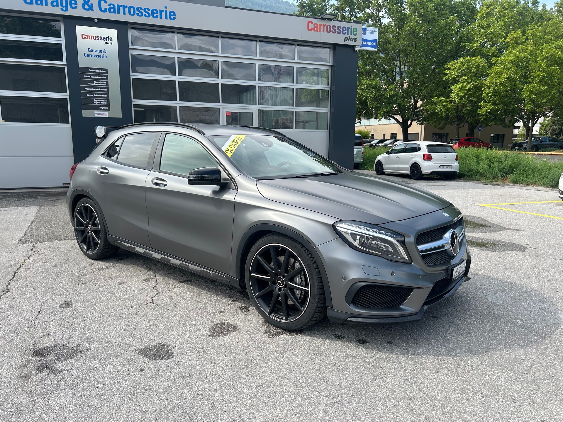MERCEDES-BENZ GLA 45 AMG 4Matic 7G-DCT-showroom-element-1