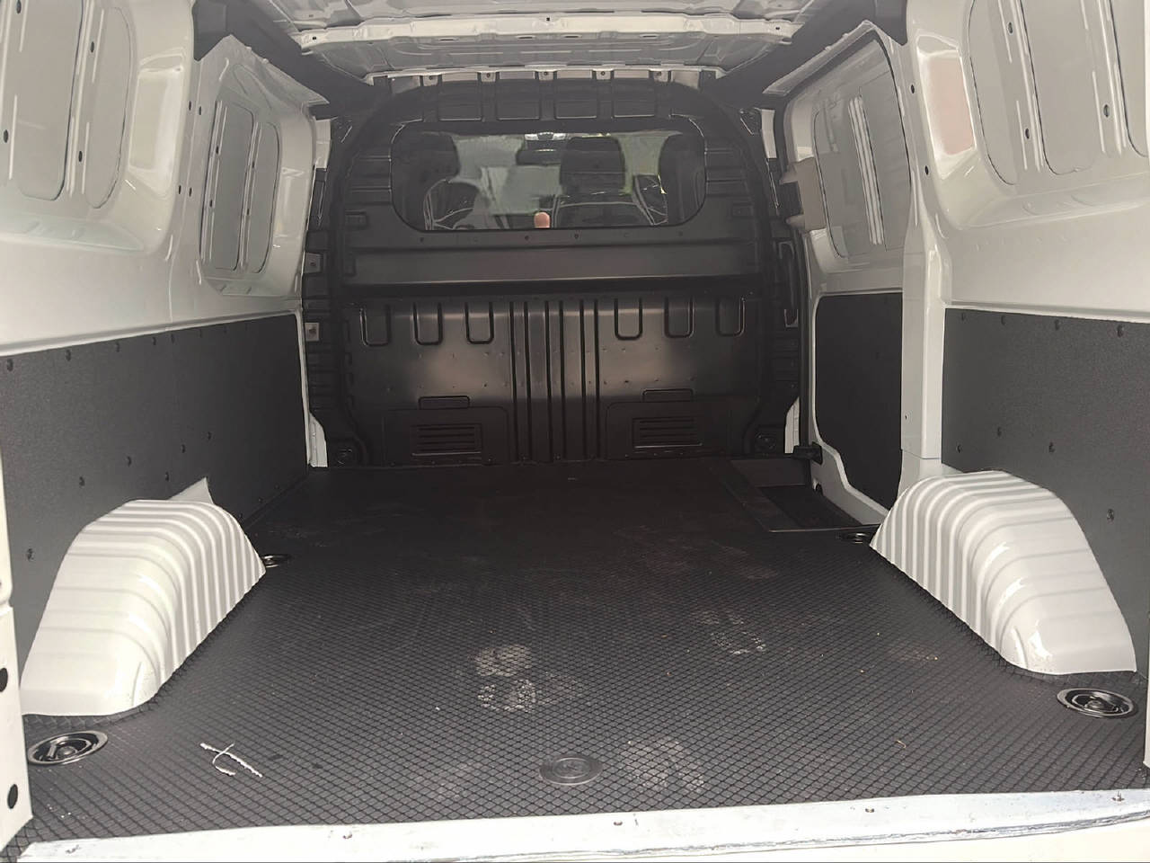 MAXUS eDeliver 7 Kaw. L1 E-Motor 88kWh-image-11
