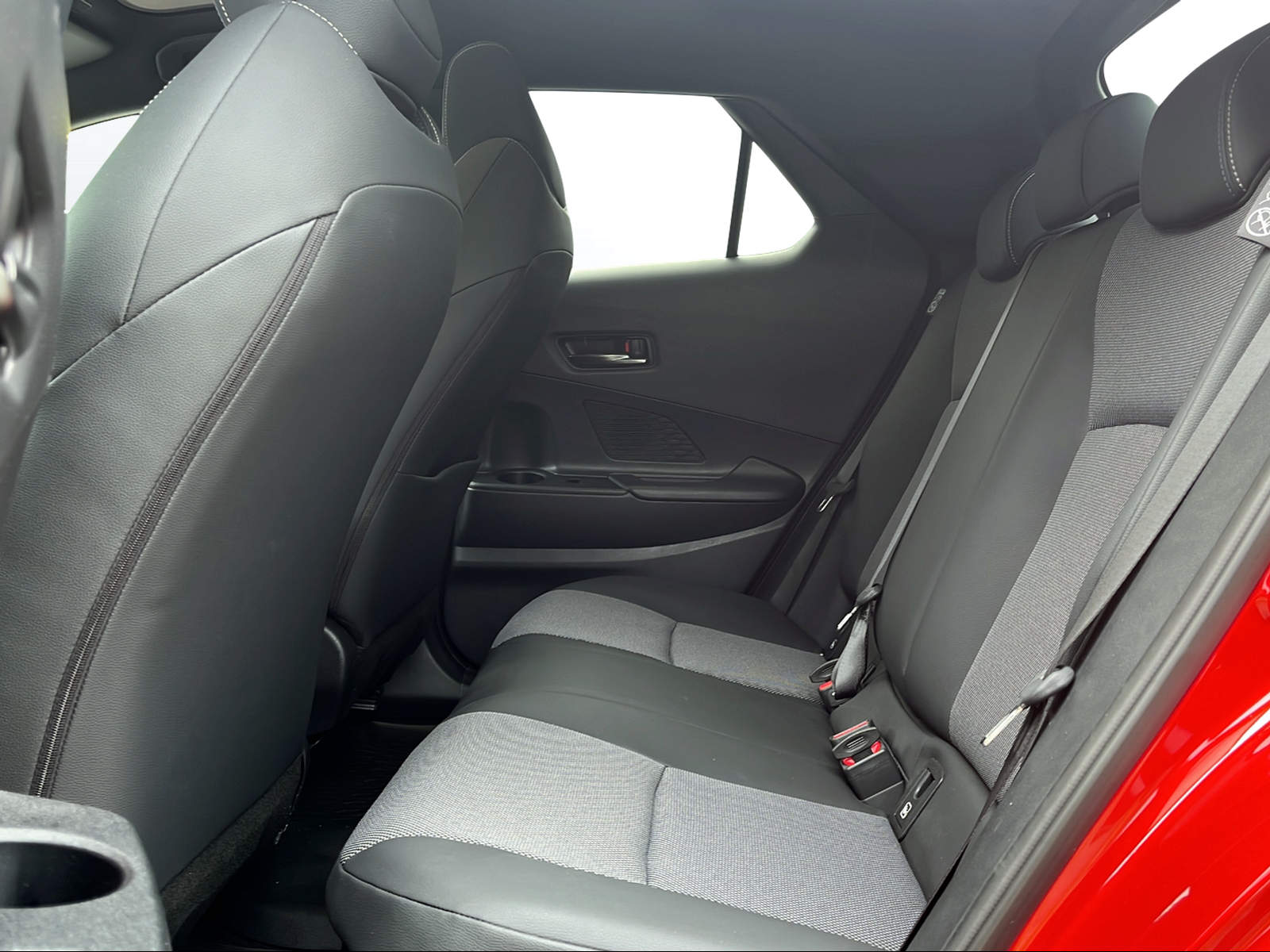 TOYOTA C-HR 2.0 PHEV CVT Style-image-10