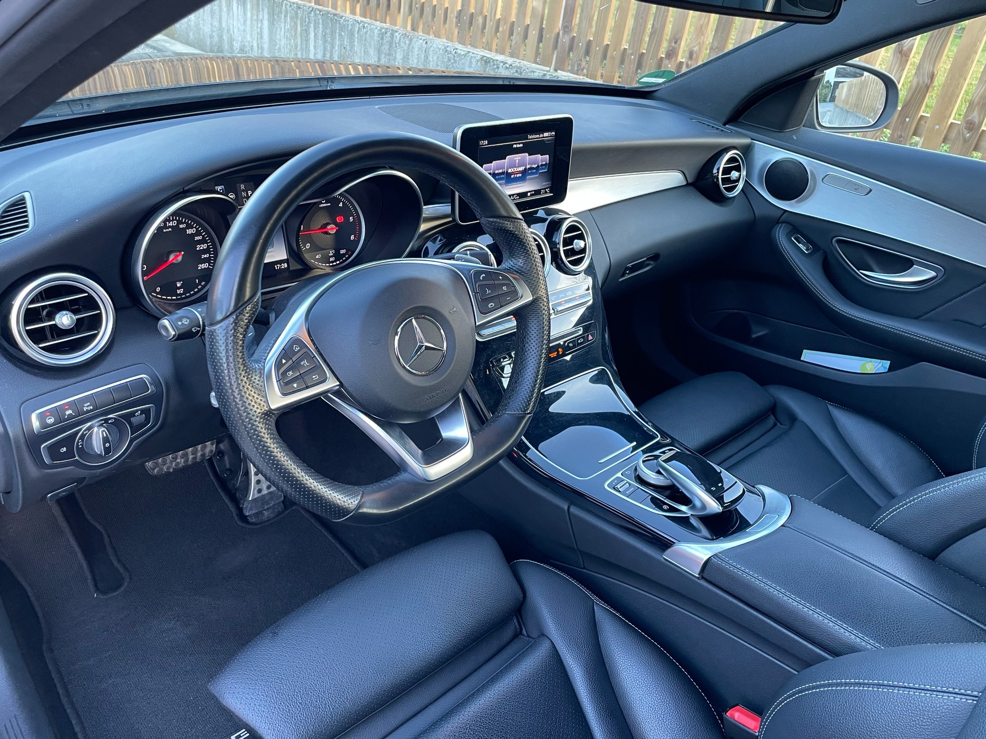MERCEDES-BENZ C 250 d AMG Line 9G-Tronic-image-3