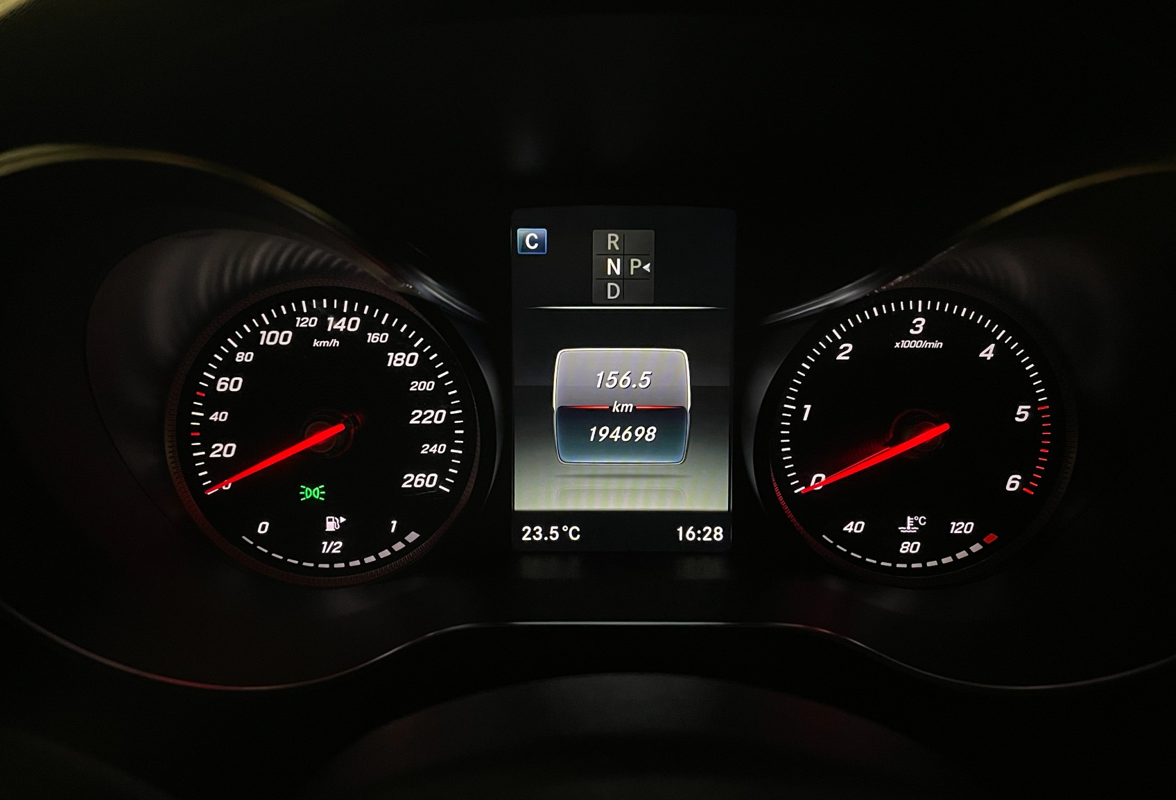 MERCEDES-BENZ C 250 d AMG Line 9G-Tronic-image-5
