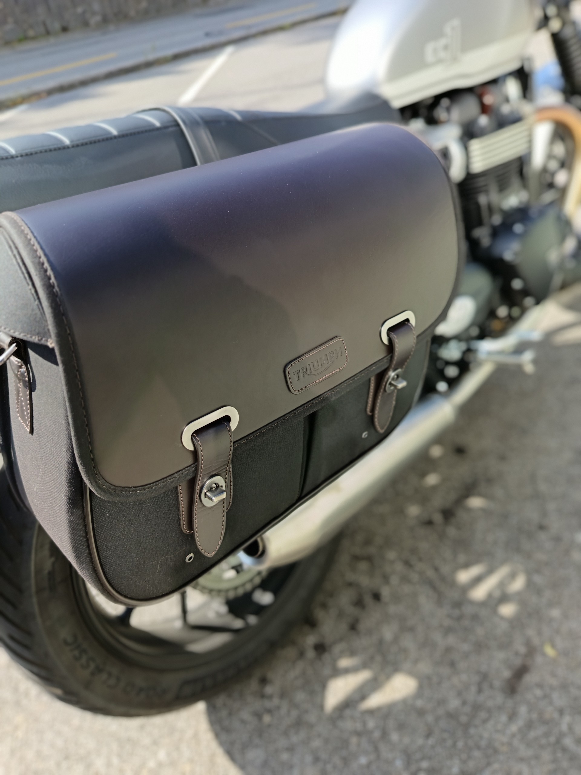 TRIUMPH Street Twin 900 Special Edition-image-9