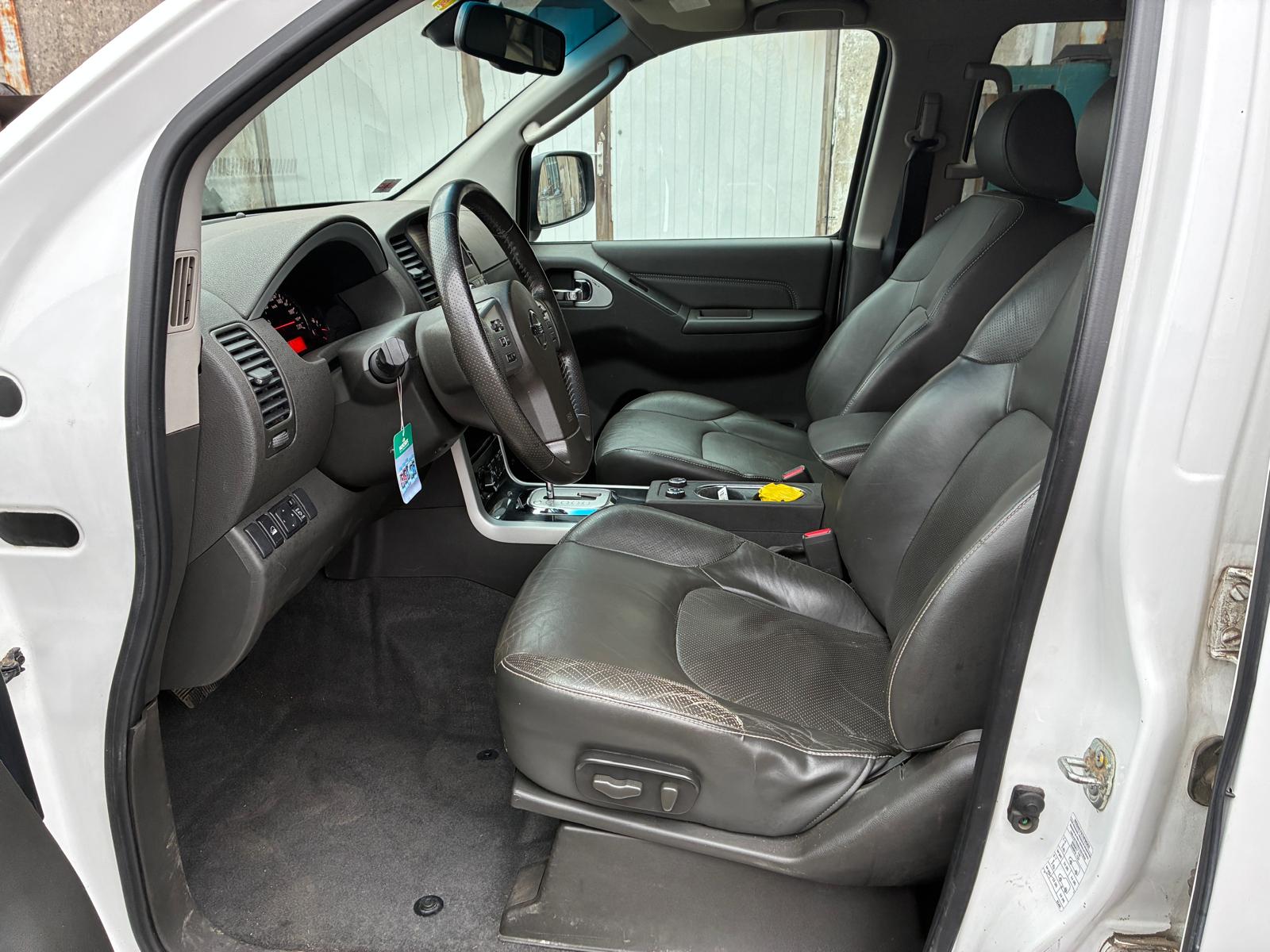 NISSAN PATHFINDER-image-4