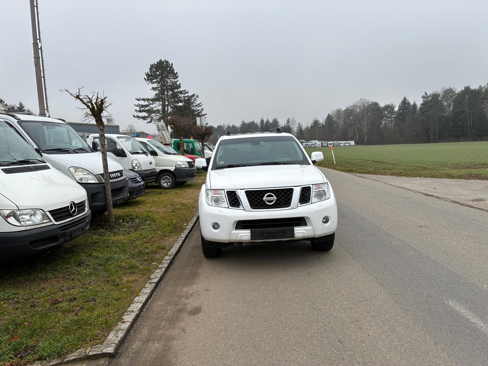 NISSAN PATHFINDER-image-1