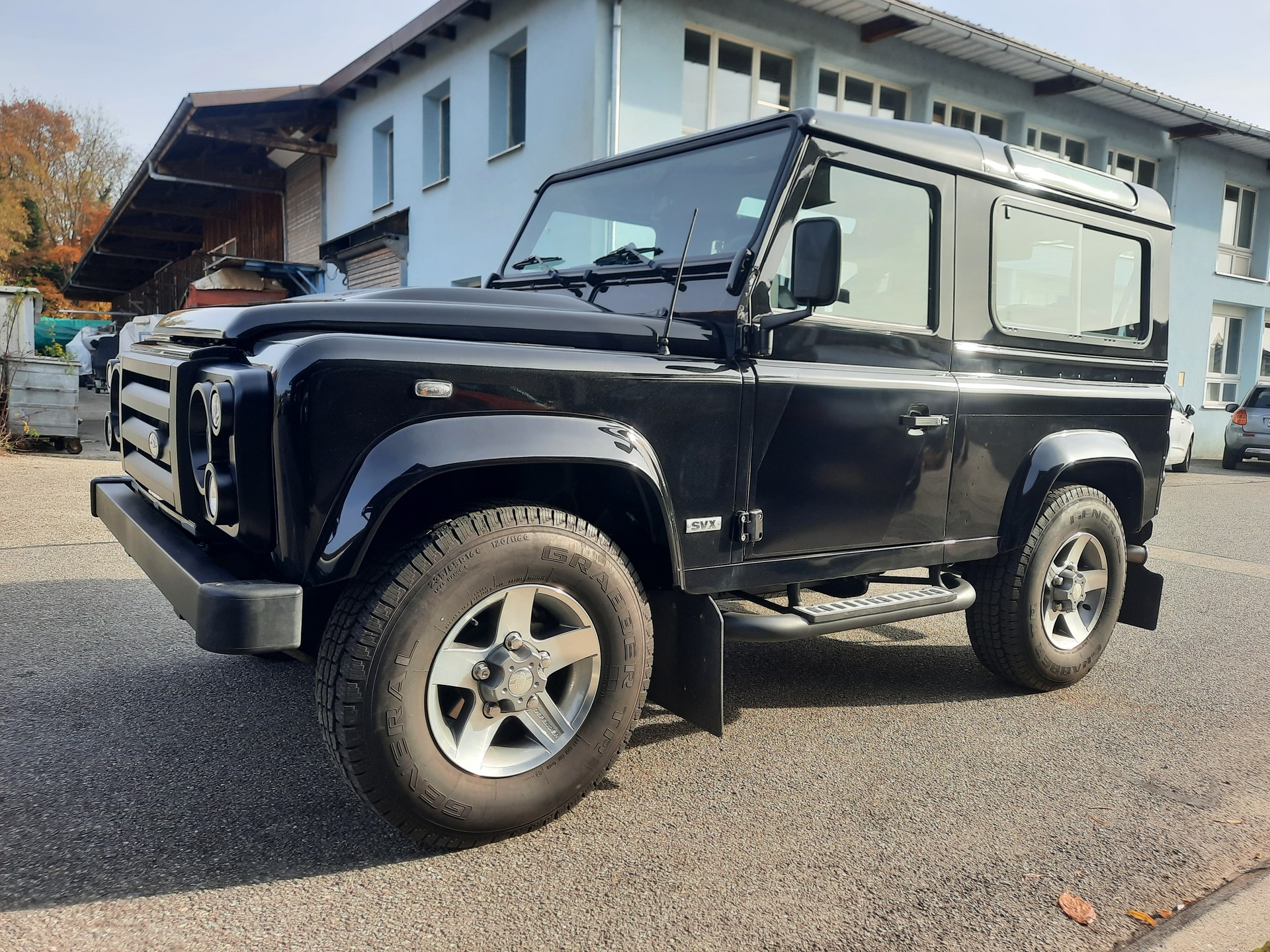 LAND ROVER Defender 90 SW 2.4Tdc SVX-image-10