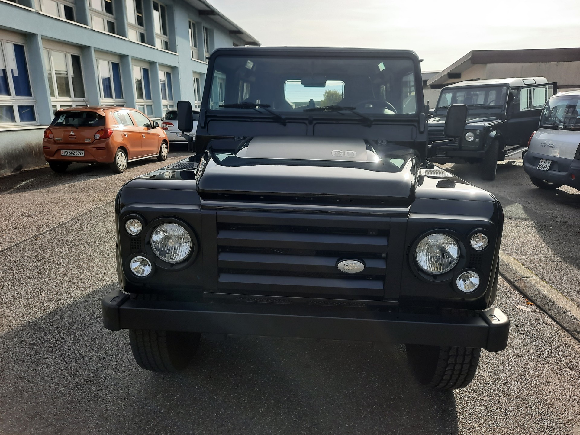 LAND ROVER Defender 90 SW 2.4Tdc SVX-image-1