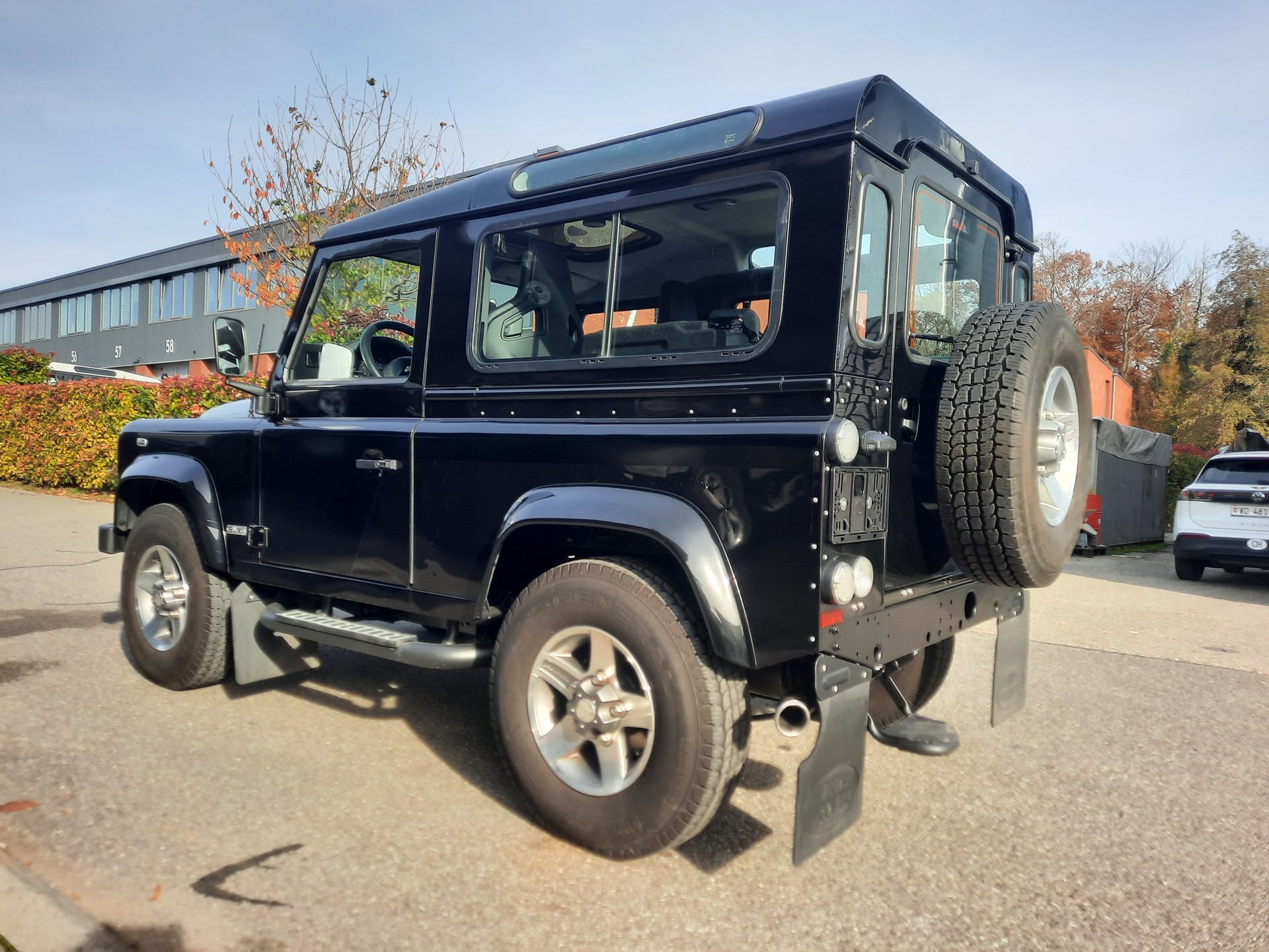 LAND ROVER Defender 90 SW 2.4Tdc SVX-image-6