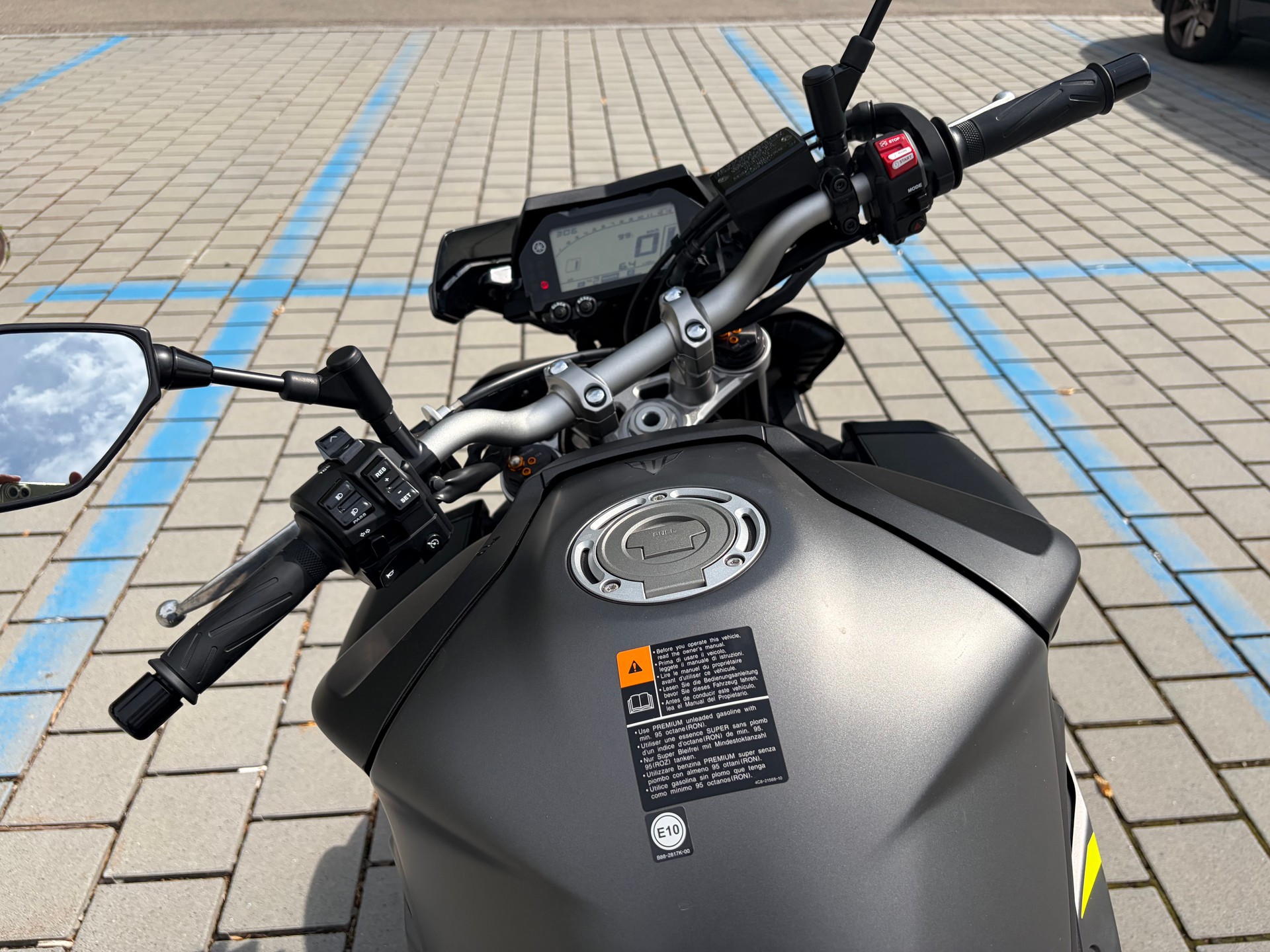 YAMAHA MT-10 ABS-image-4