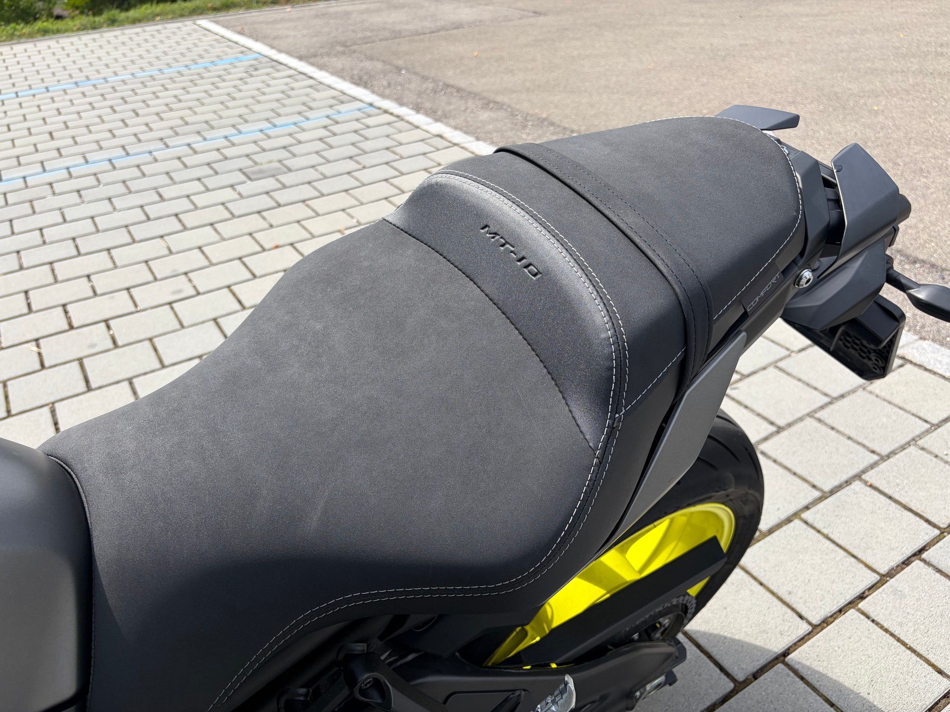 YAMAHA MT-10 ABS-image-10