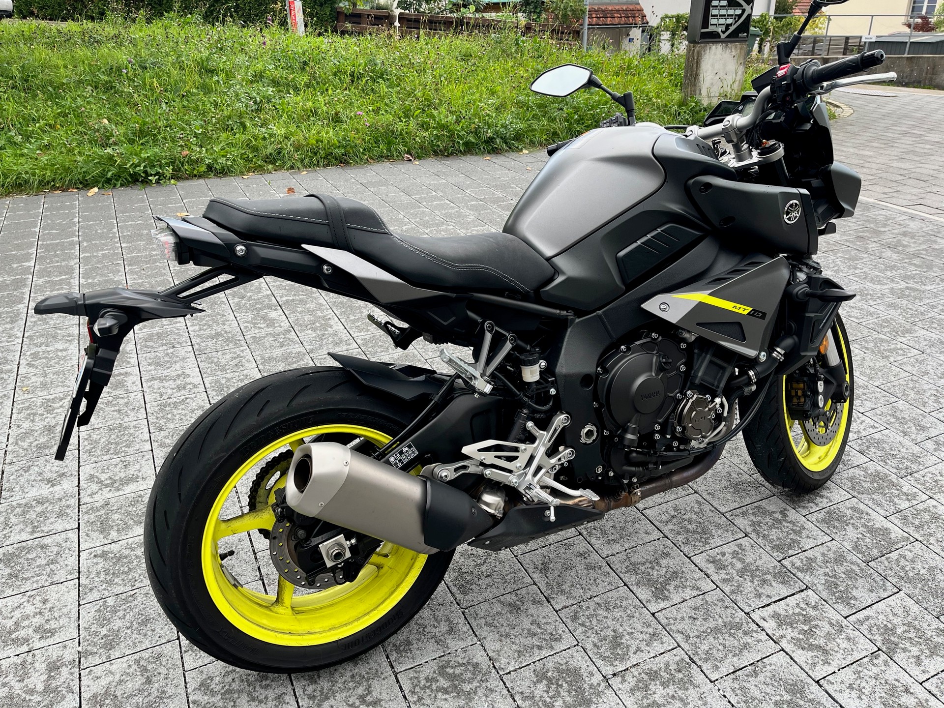 YAMAHA MT-10 ABS-image-1