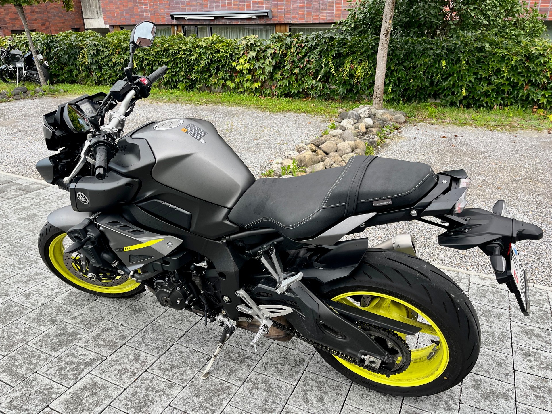 YAMAHA MT-10 ABS-image-2