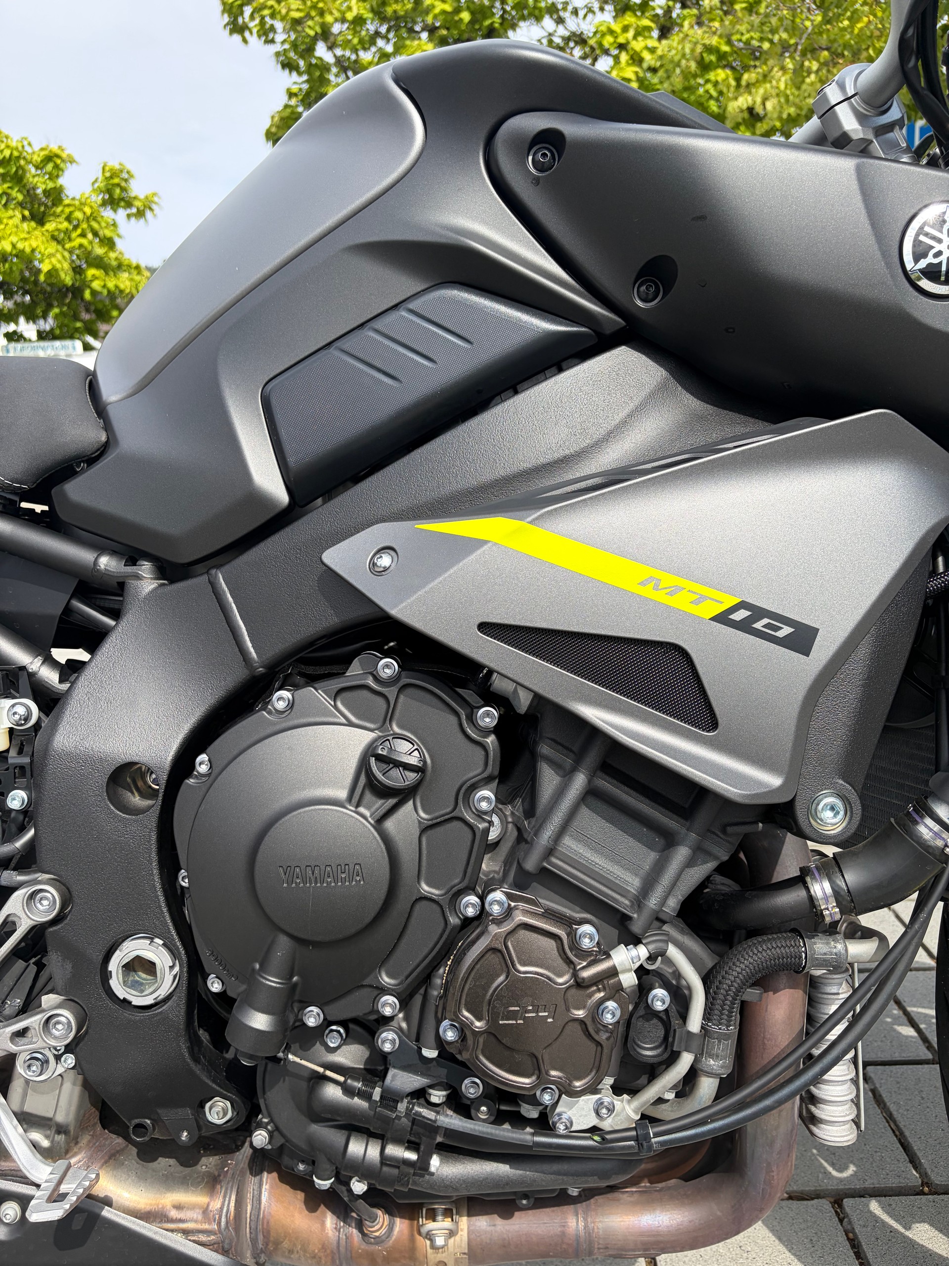 YAMAHA MT-10 ABS-image-2