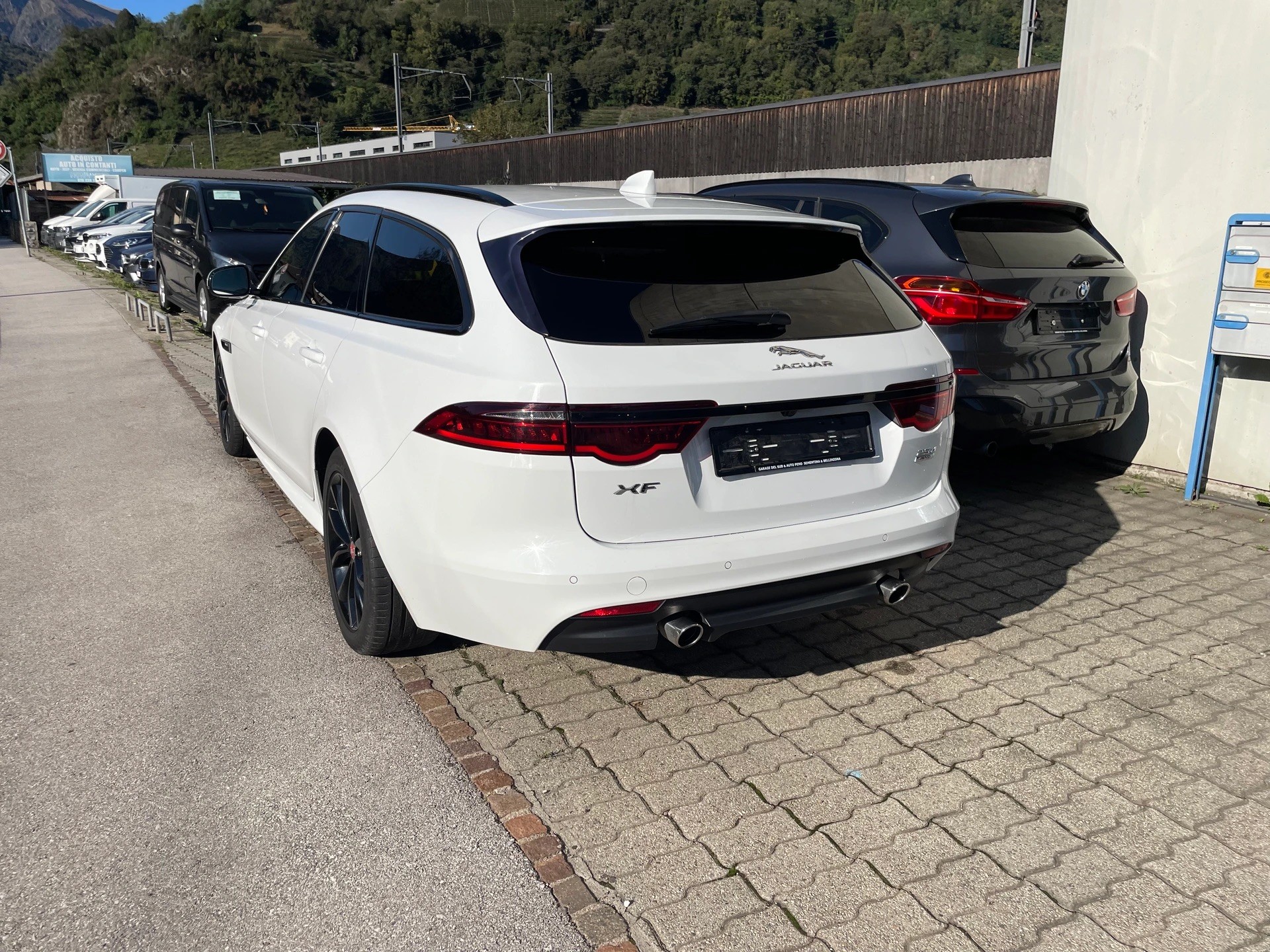 JAGUAR XF Sportbrake 240 R-Sport AWD Automatic-image-4