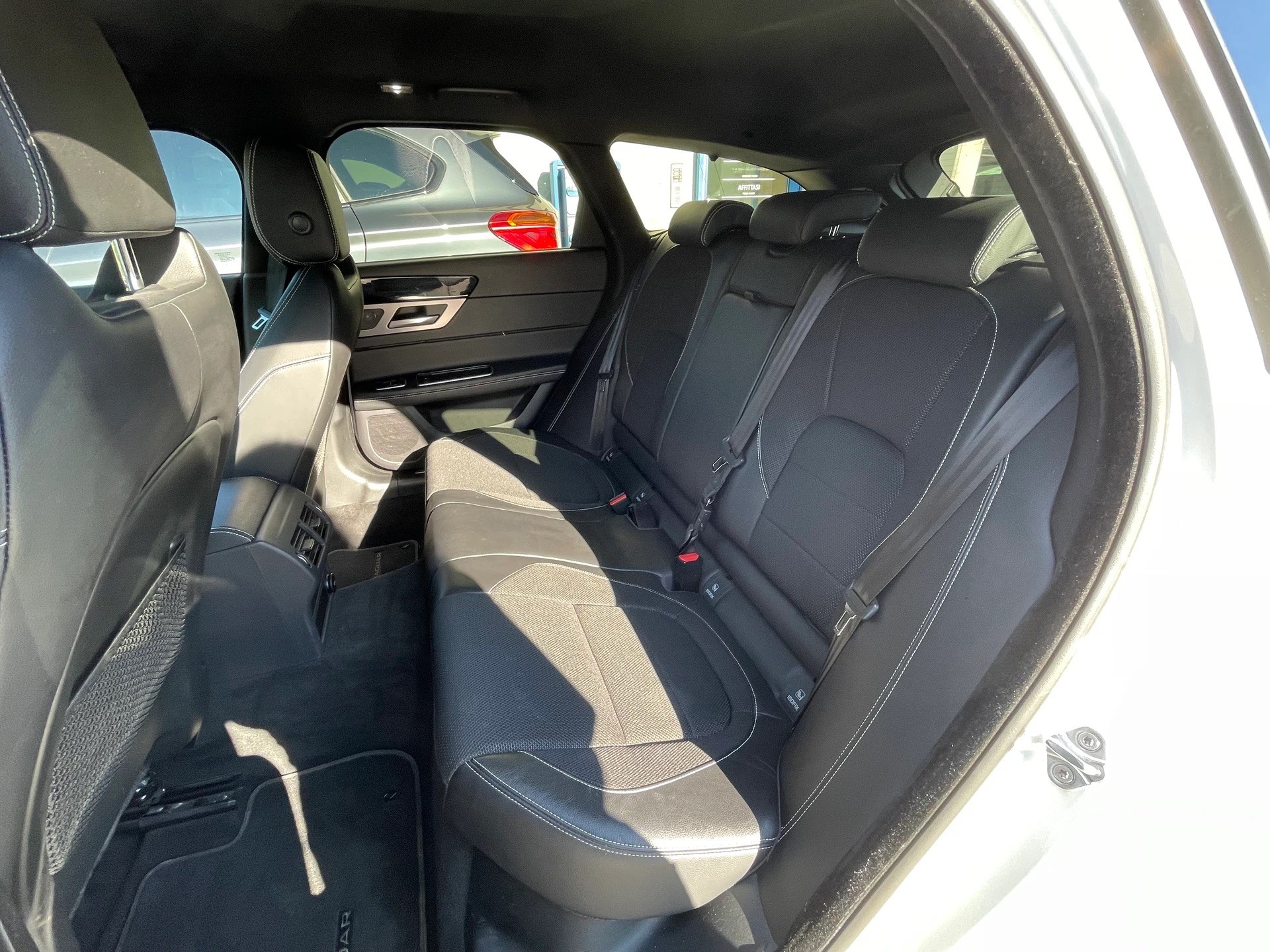 JAGUAR XF Sportbrake 240 R-Sport AWD Automatic-image-15