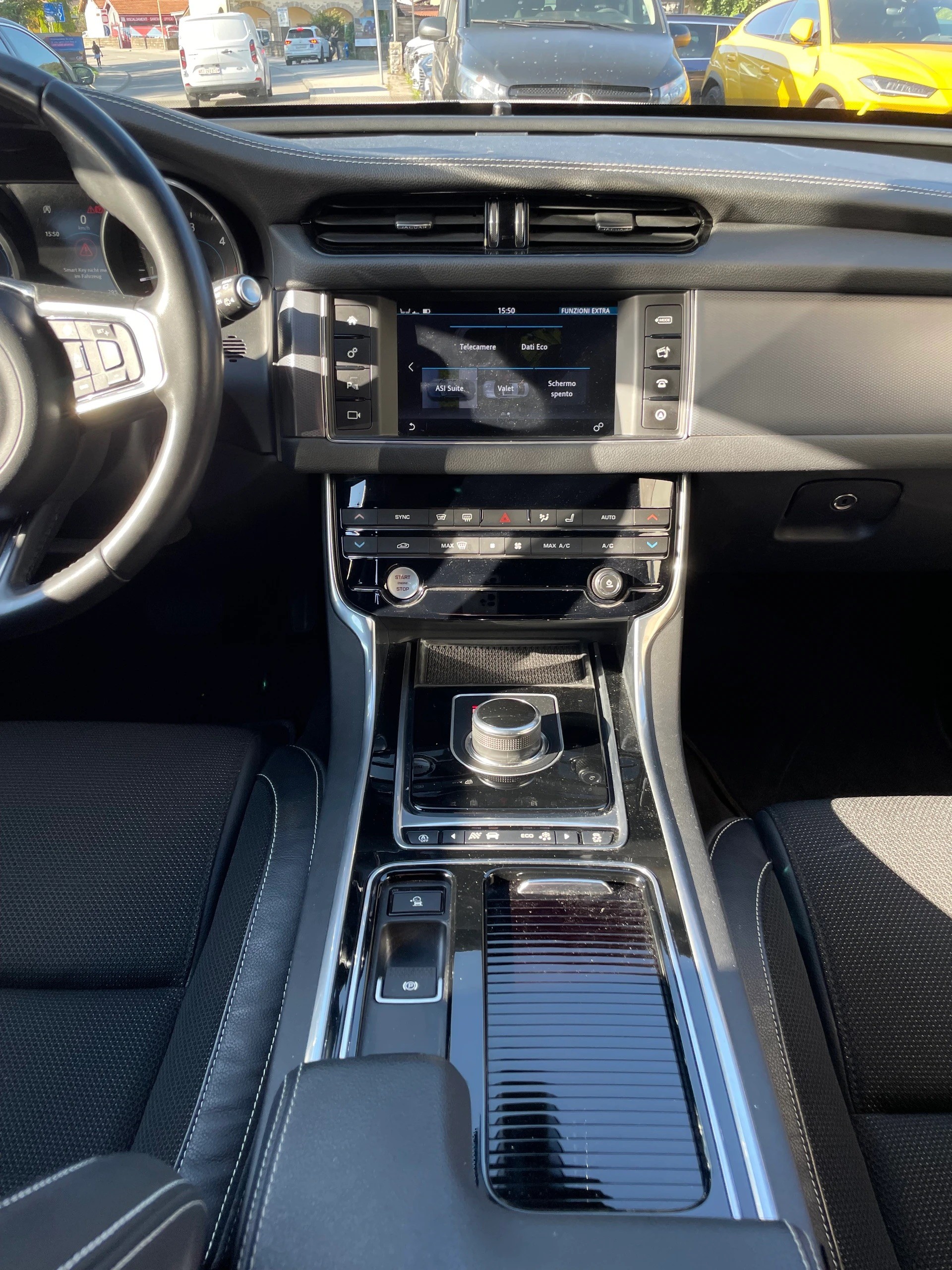 JAGUAR XF Sportbrake 240 R-Sport AWD Automatic-image-12