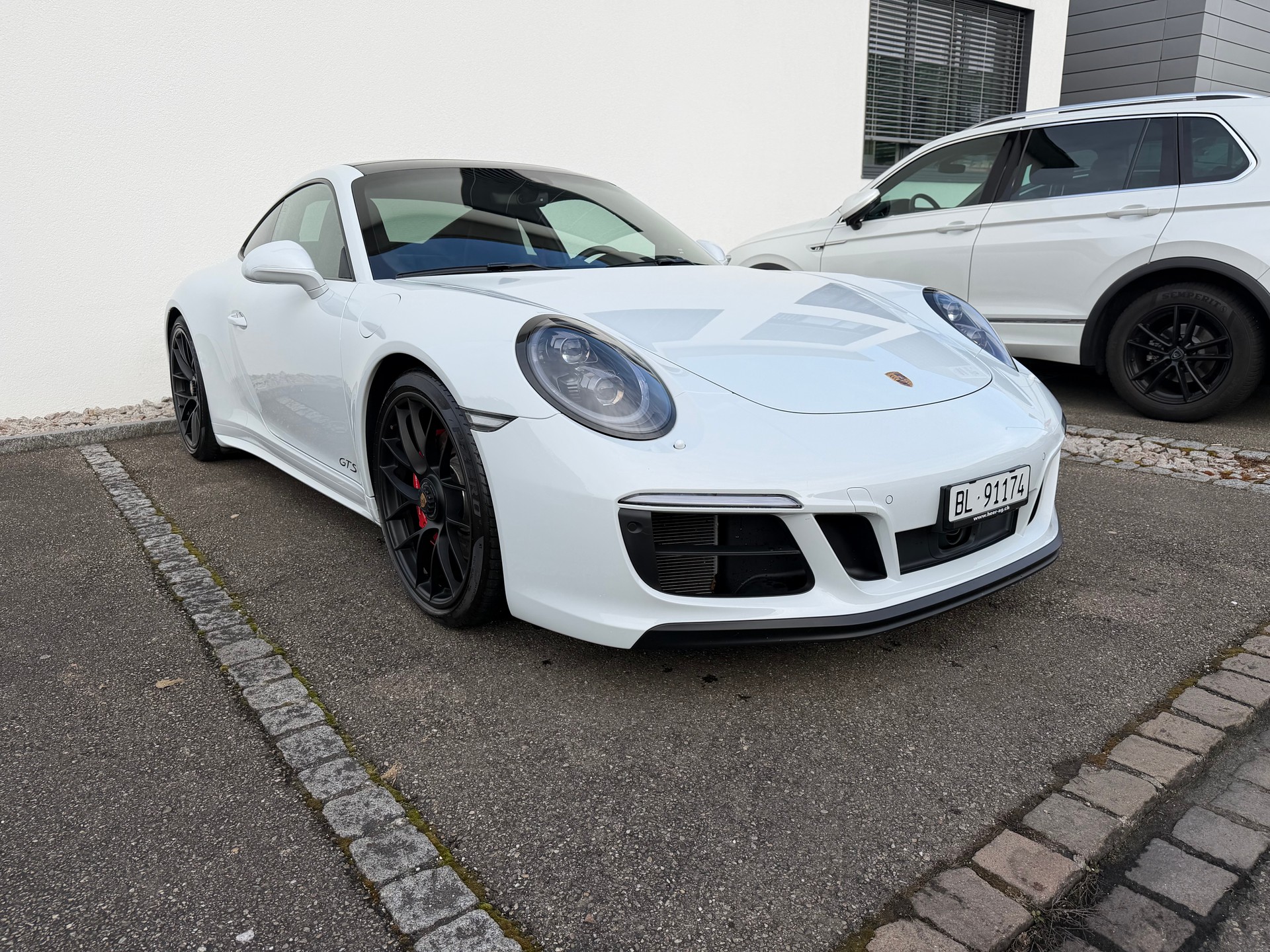 PORSCHE 911 Carrera 4 GTS PDK-image-21