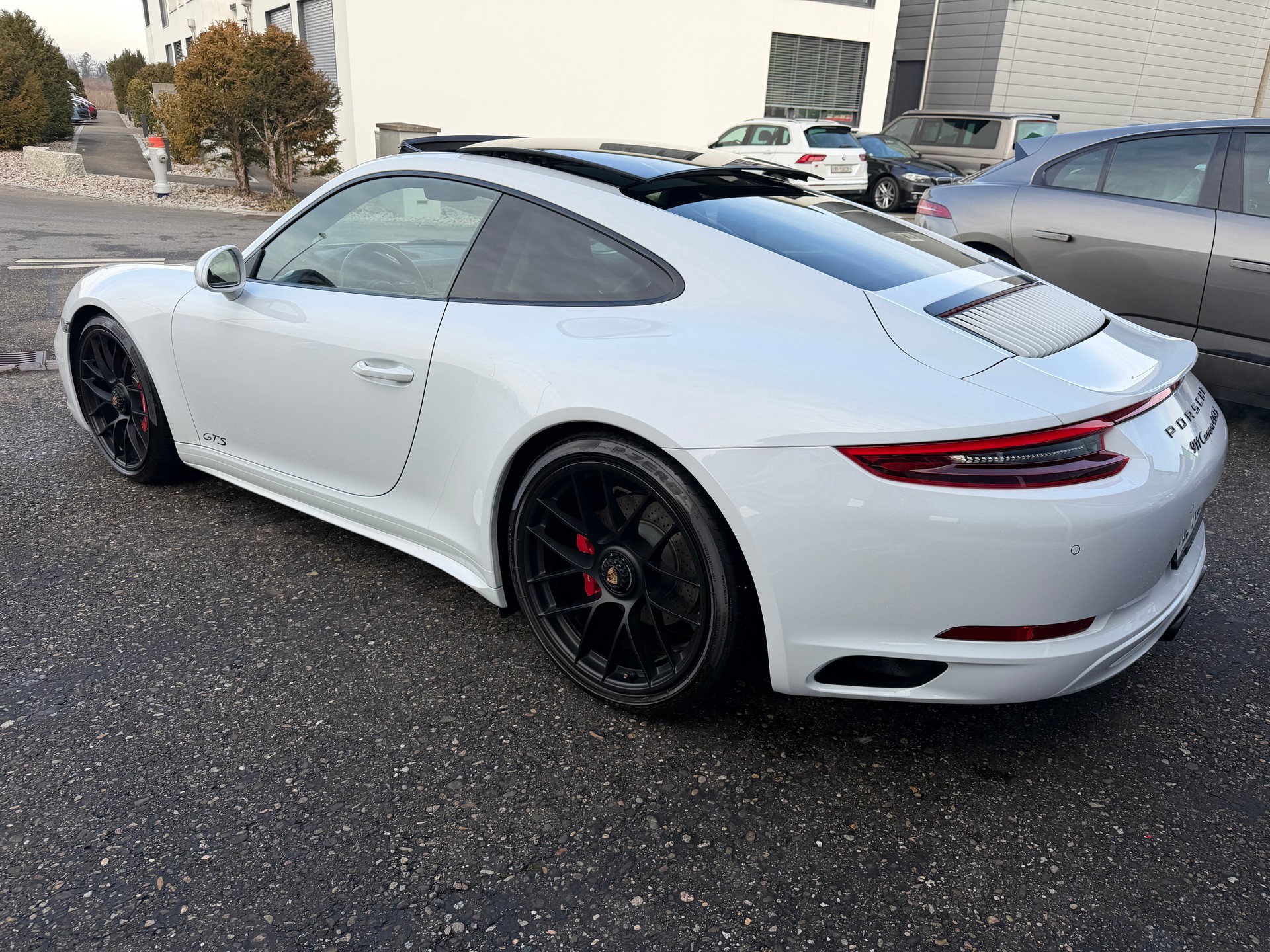 PORSCHE 911 Carrera 4 GTS PDK-showroom-element-3