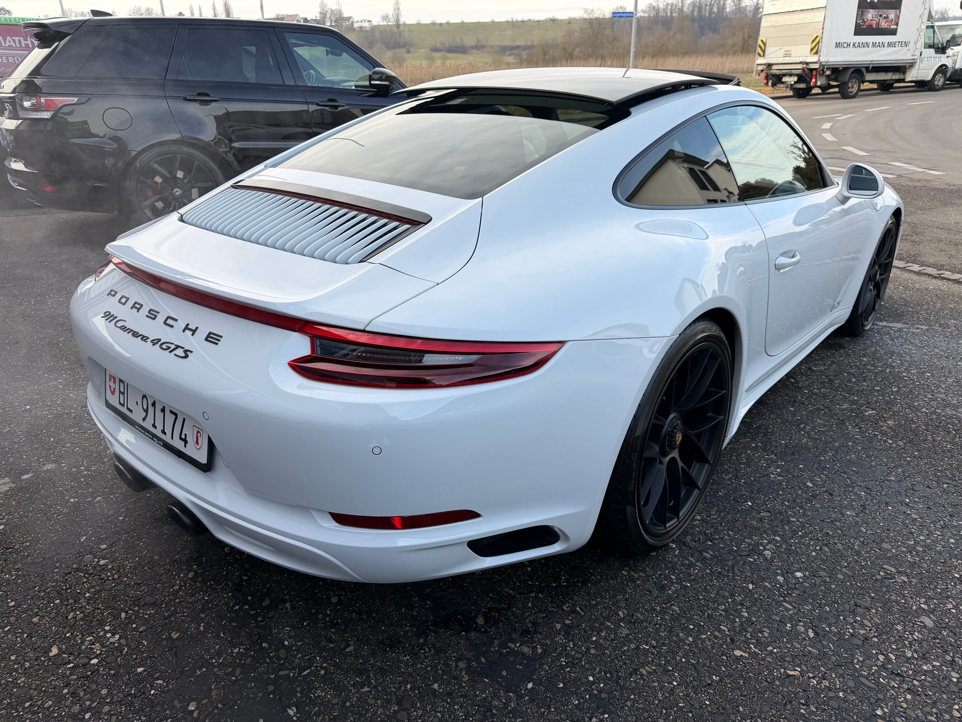 PORSCHE 911 Carrera 4 GTS PDK-showroom-element-2