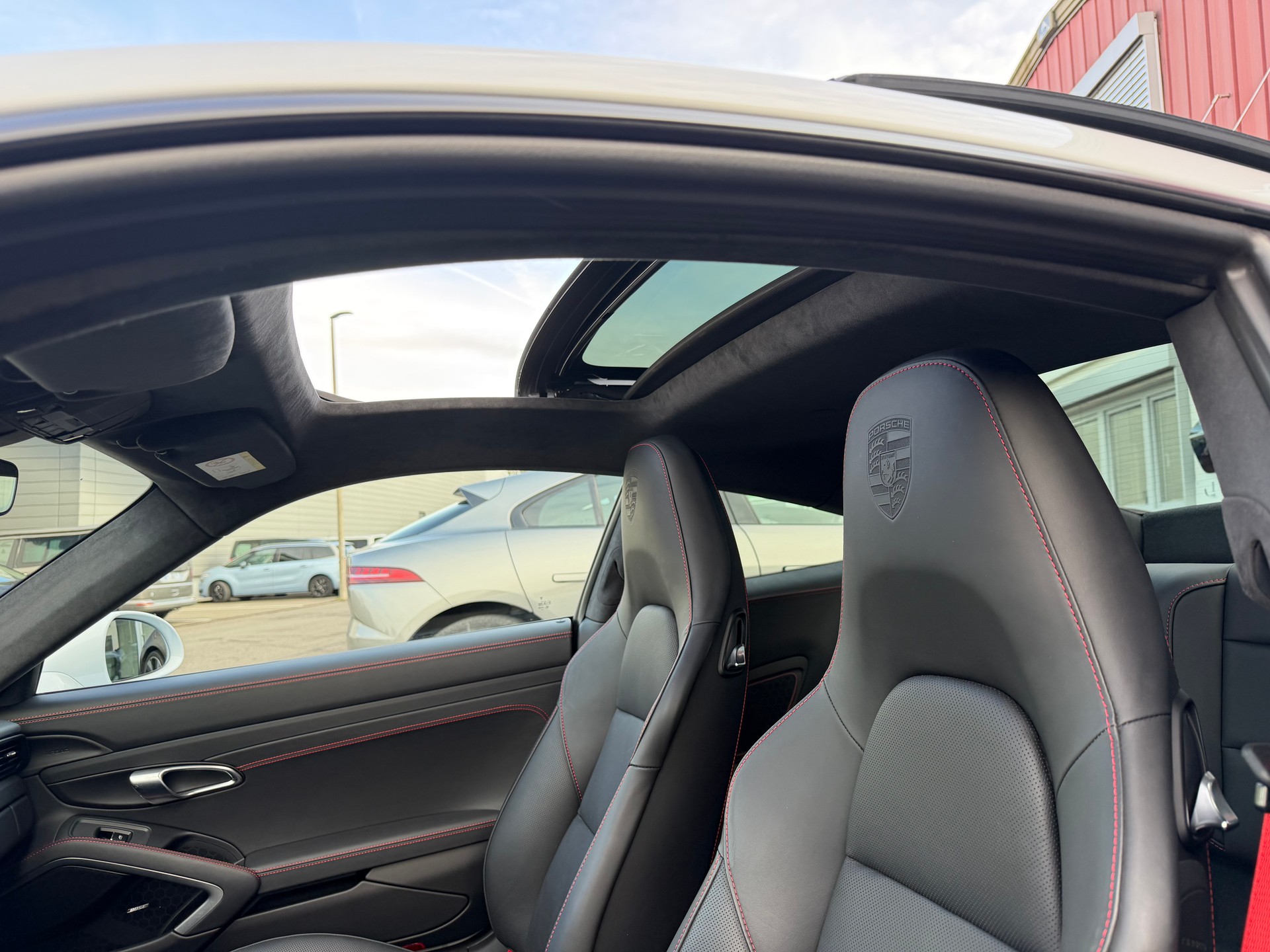 PORSCHE 911 Carrera 4 GTS PDK-image-17