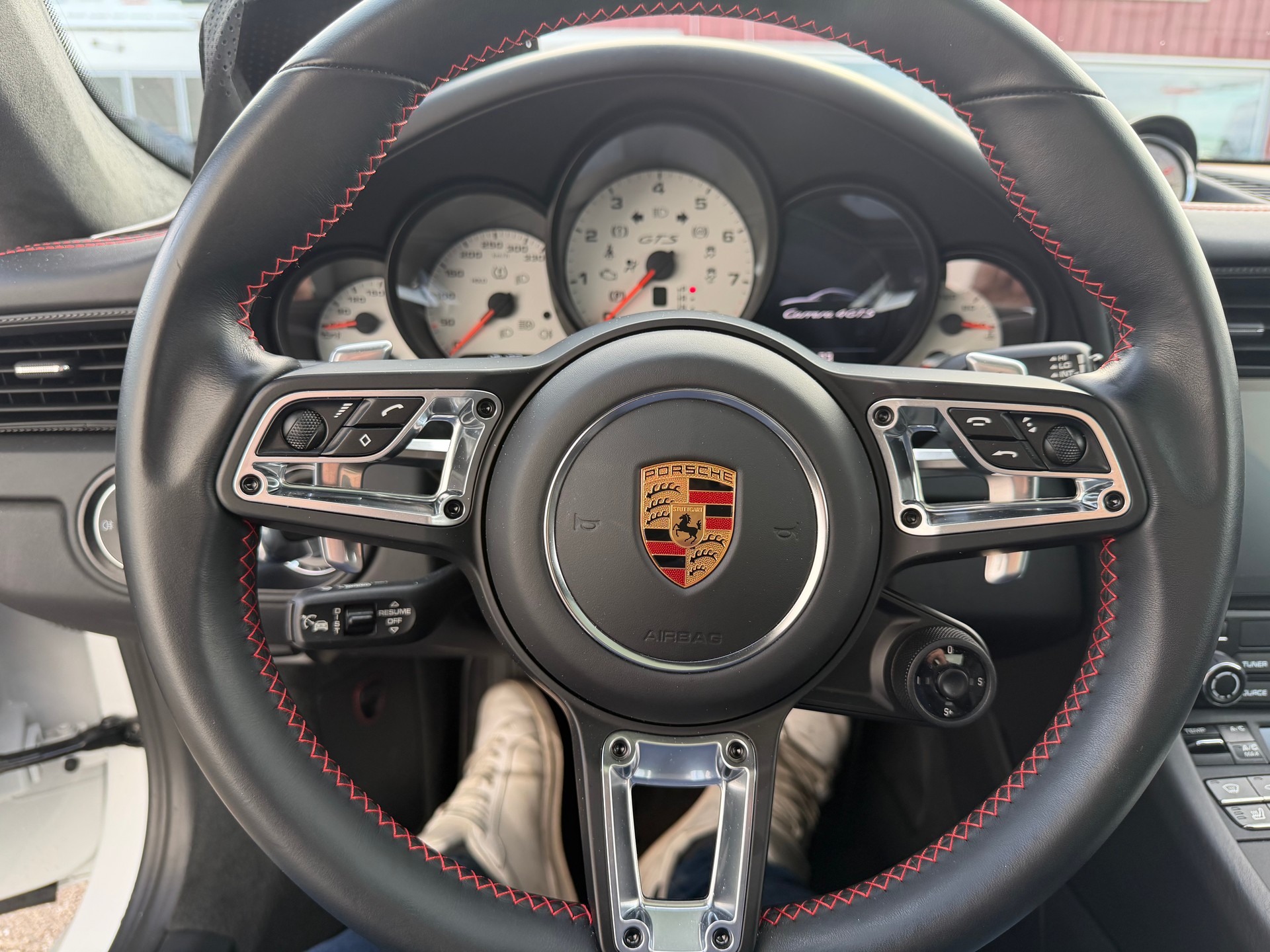 PORSCHE 911 Carrera 4 GTS PDK-image-19