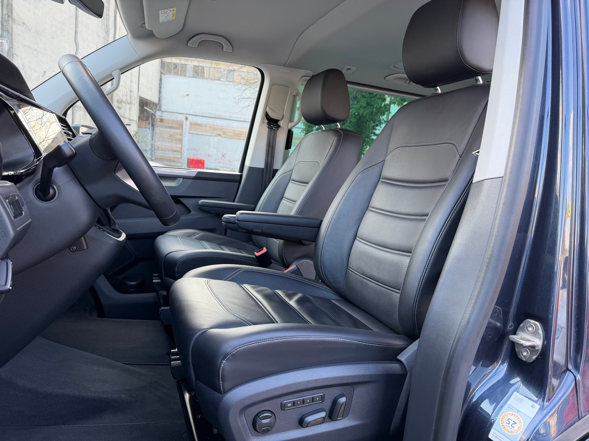 VW T6.1 Multivan 2.0 Bi-TDI Generation Six 4Motion DSG-image-4