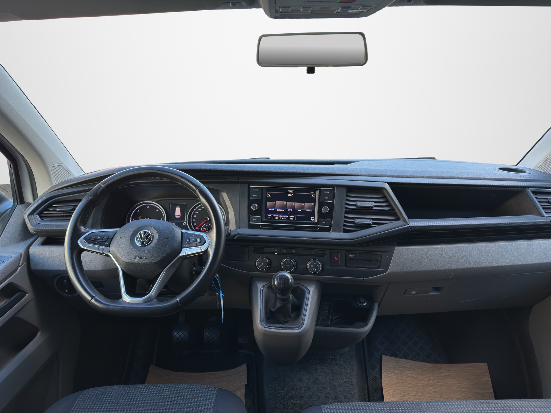 VW T6.1 2.0 TDI Entry-image-11