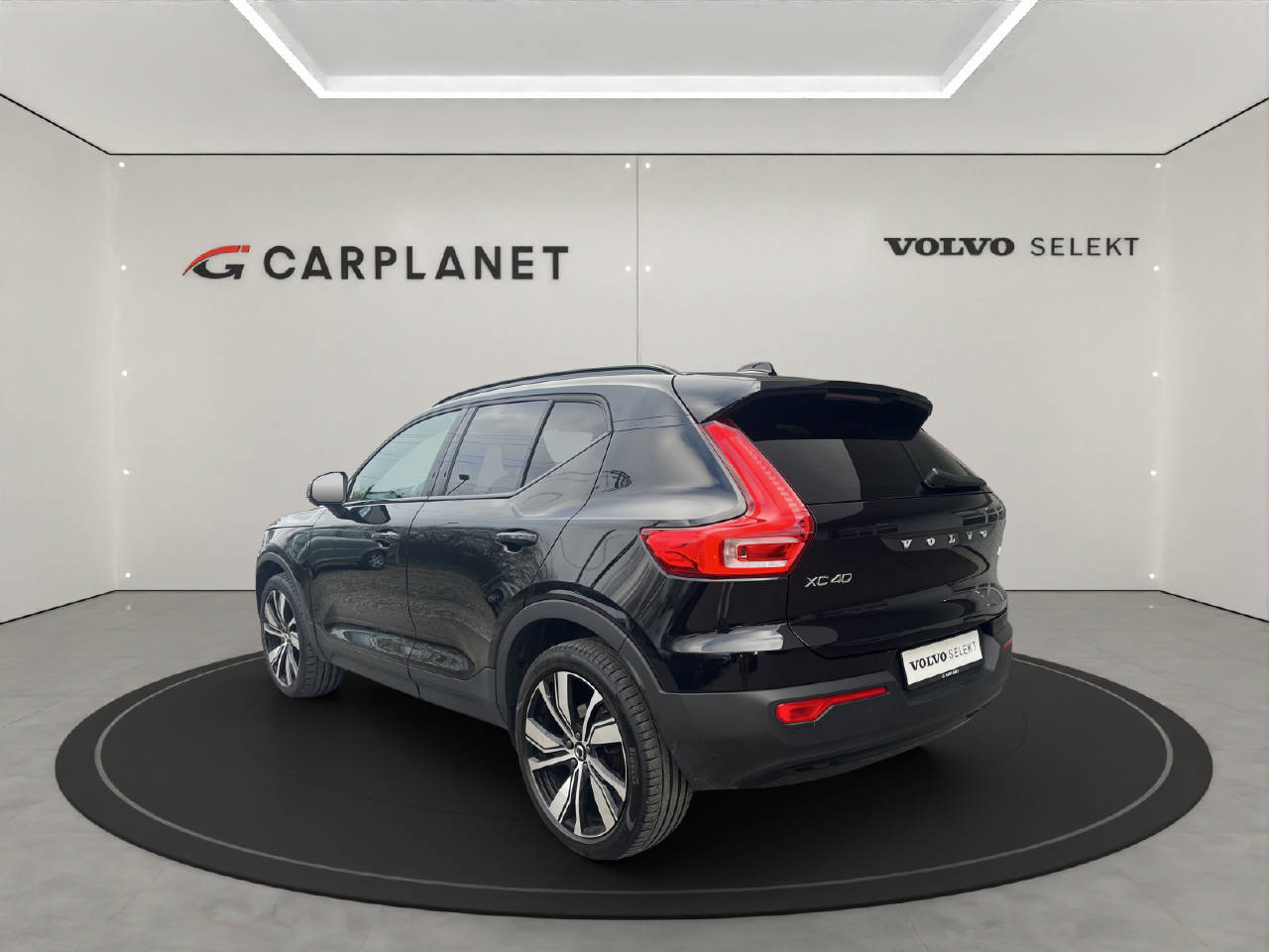 VOLVO XC40 1.5 T5 PiH R-Design-image-5