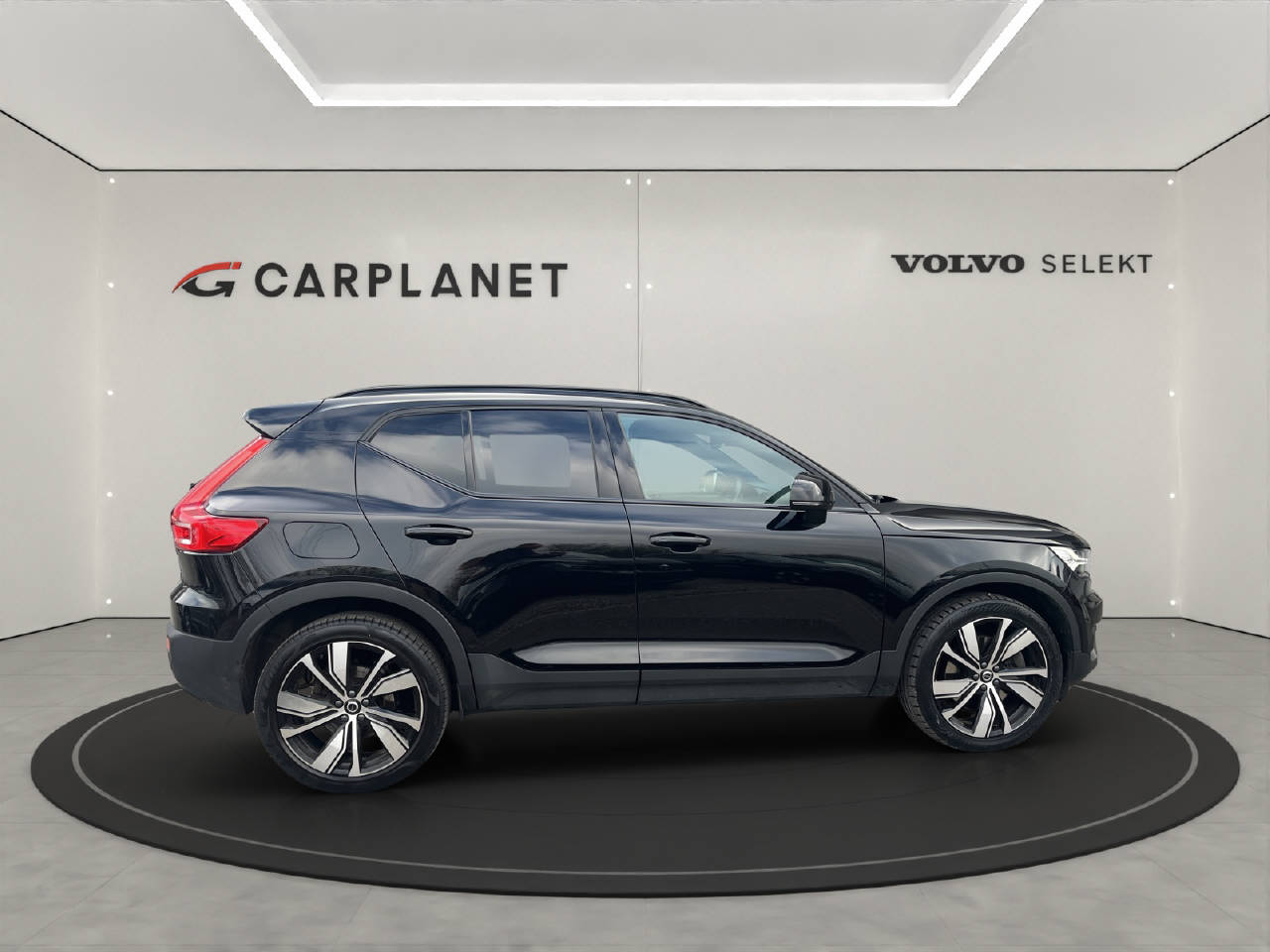 VOLVO XC40 1.5 T5 PiH R-Design-showroom-element-3