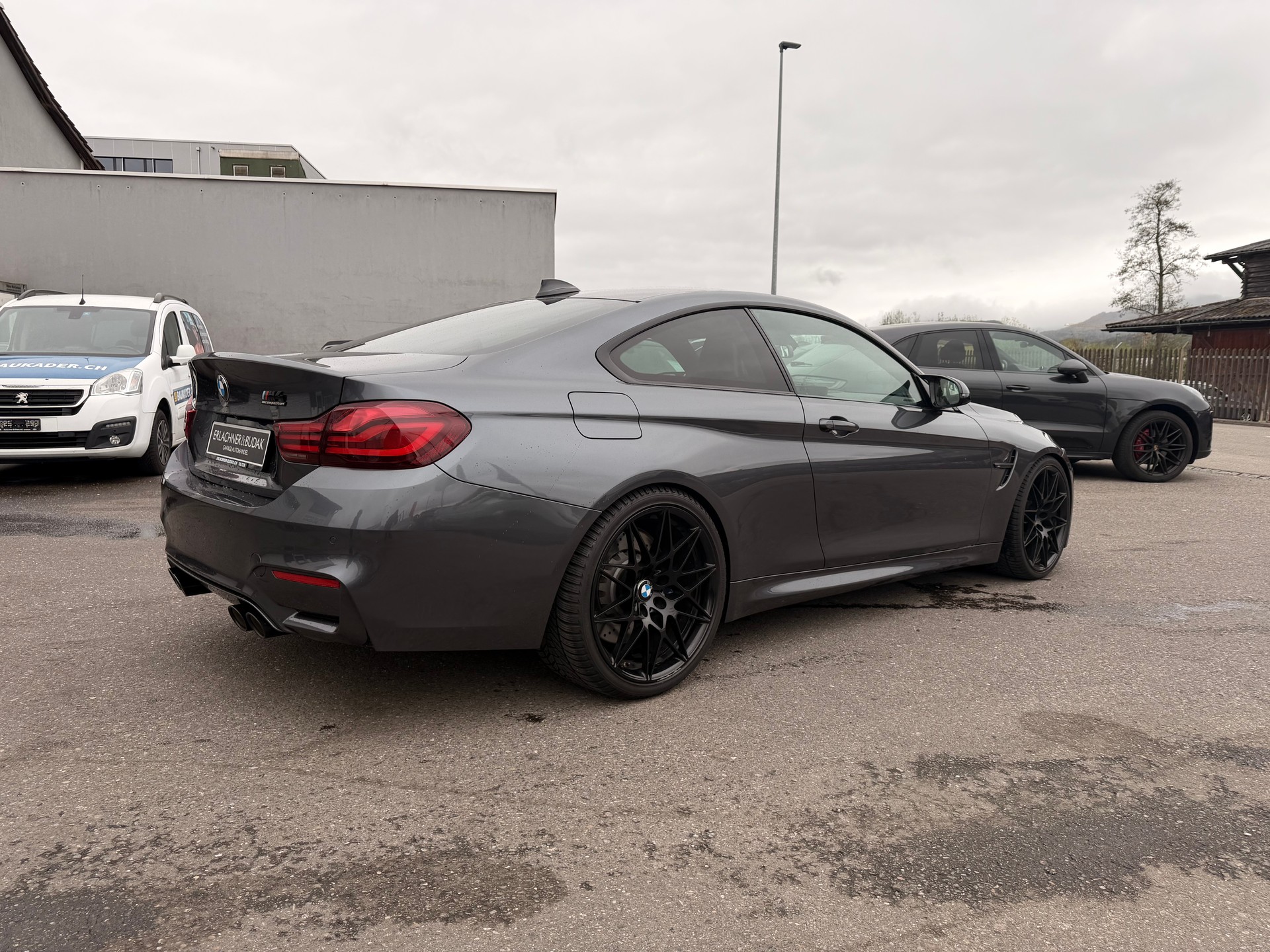 BMW M4 Coupé Competition-showroom-element-2