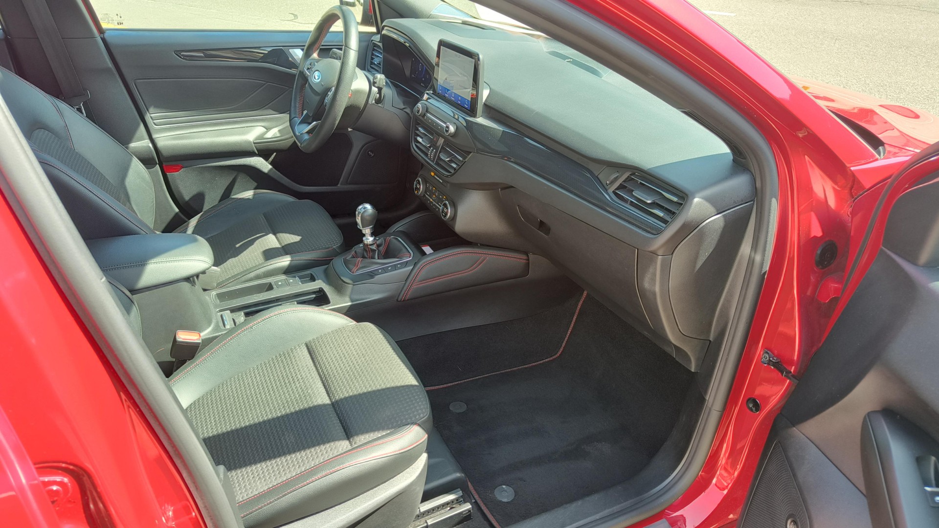 FORD Focus 1.0 mHEV ST Line X-image-8