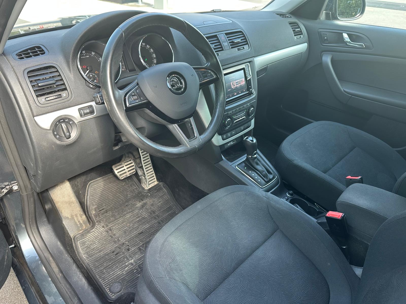 SKODA Yeti 1.2 TSI Ambition 4x2 DSG-image-15
