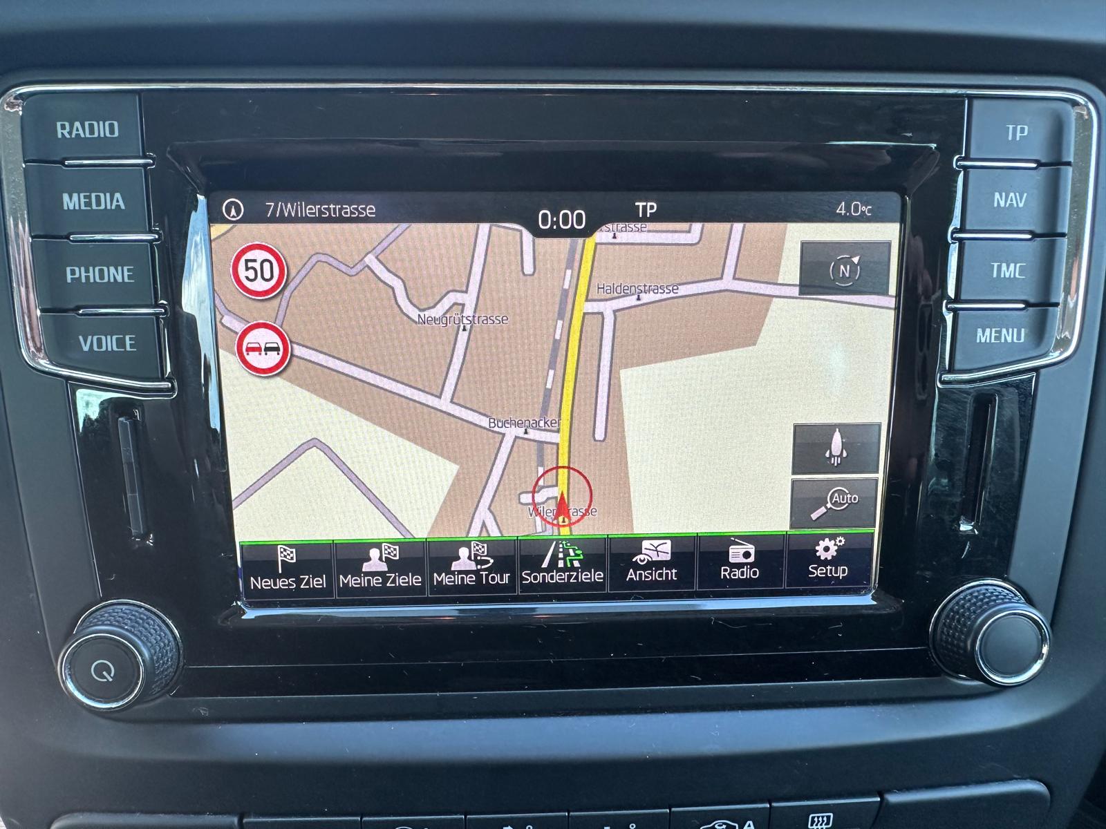 SKODA Yeti 1.2 TSI Ambition 4x2 DSG-image-20