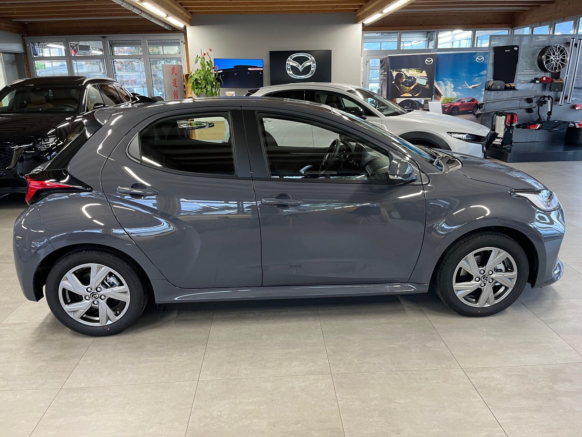 MAZDA 2 Hybrid Exclusive-line-image-3