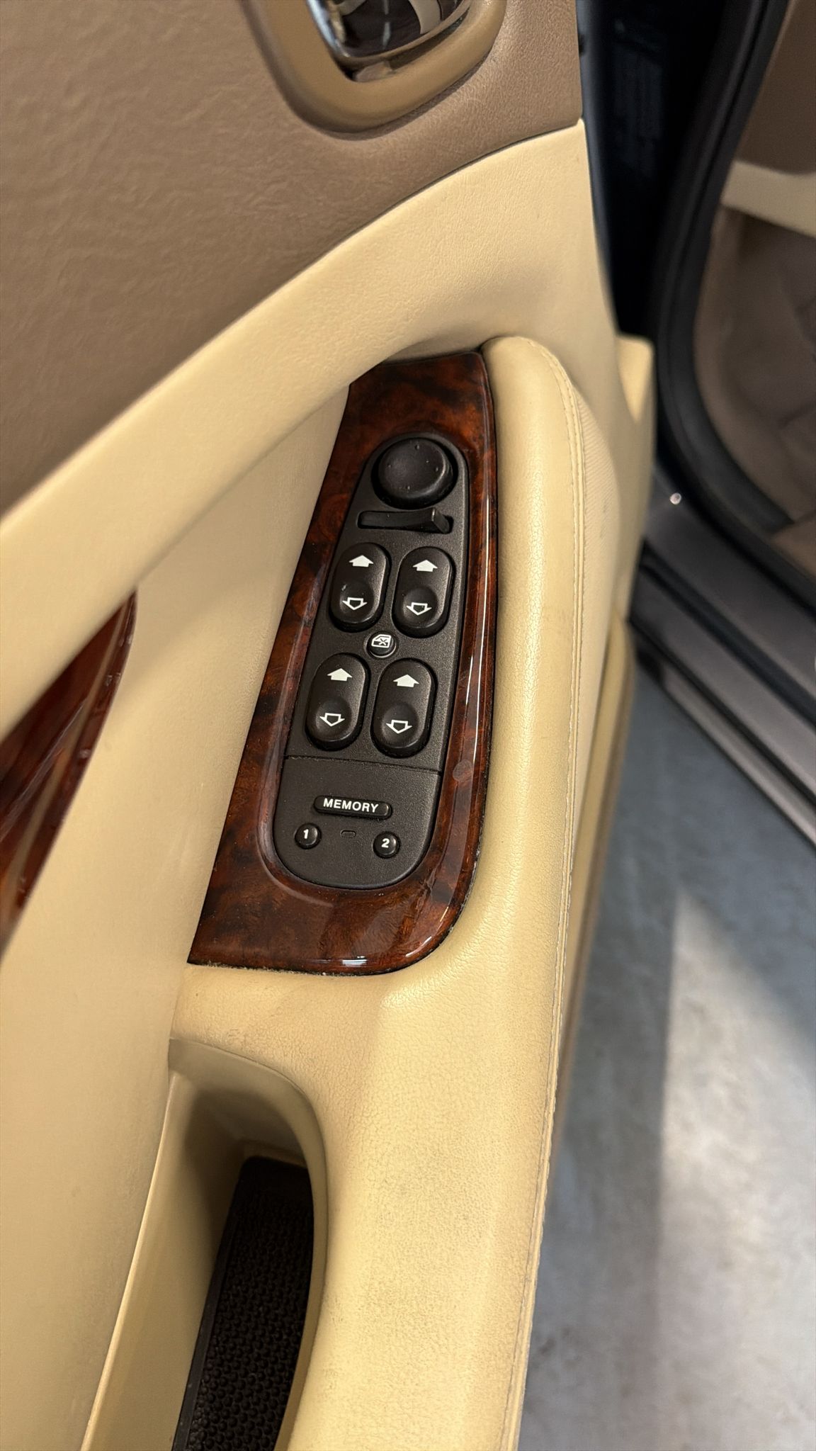 JAGUAR S-Type 2.7d V6 Anniversary Automatic ***CH-Fahrzeug***-image-12