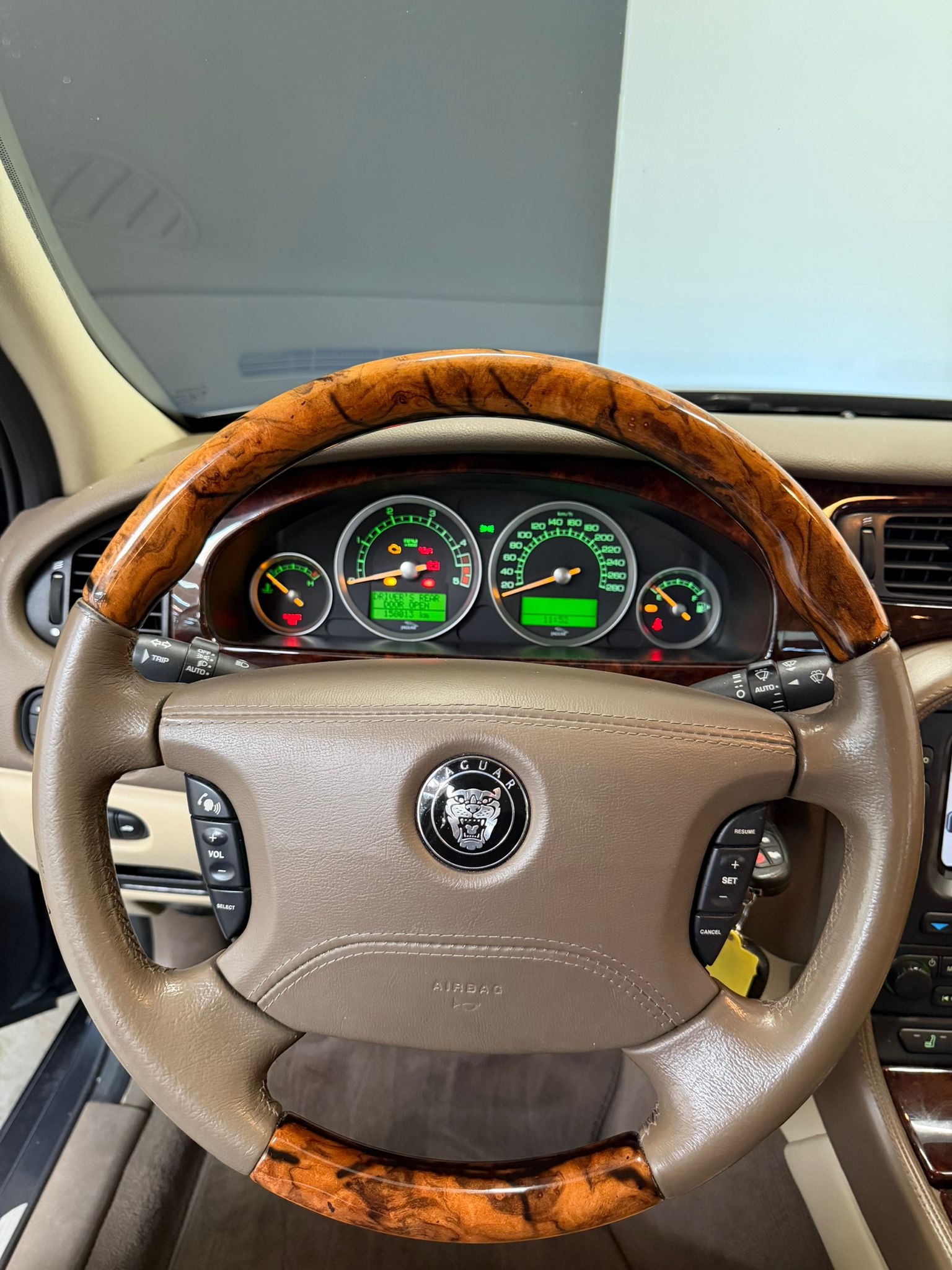 JAGUAR S-Type 2.7d V6 Anniversary Automatic ***CH-Fahrzeug***-image-8
