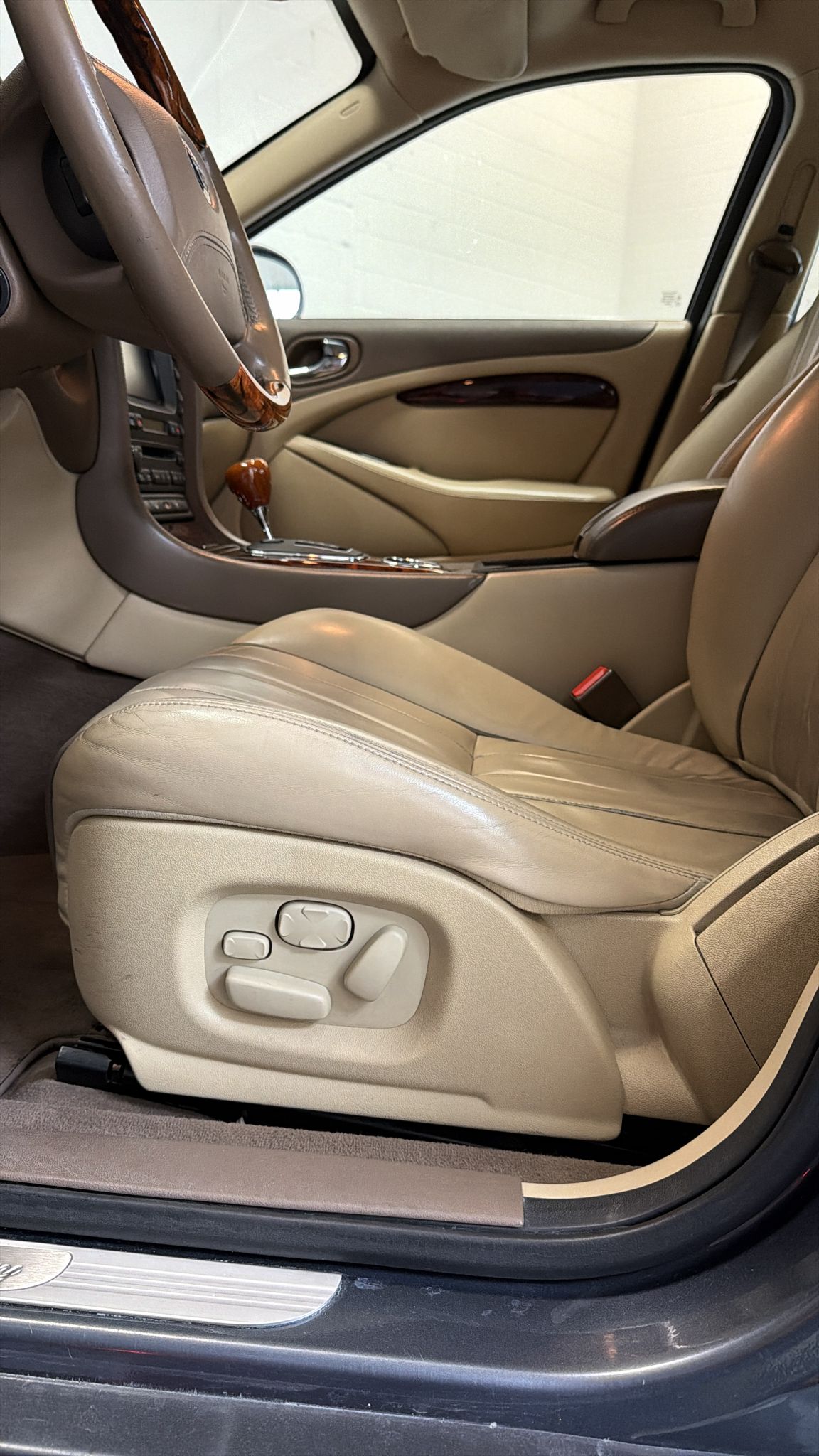 JAGUAR S-Type 2.7d V6 Anniversary Automatic ***CH-Fahrzeug***-image-11
