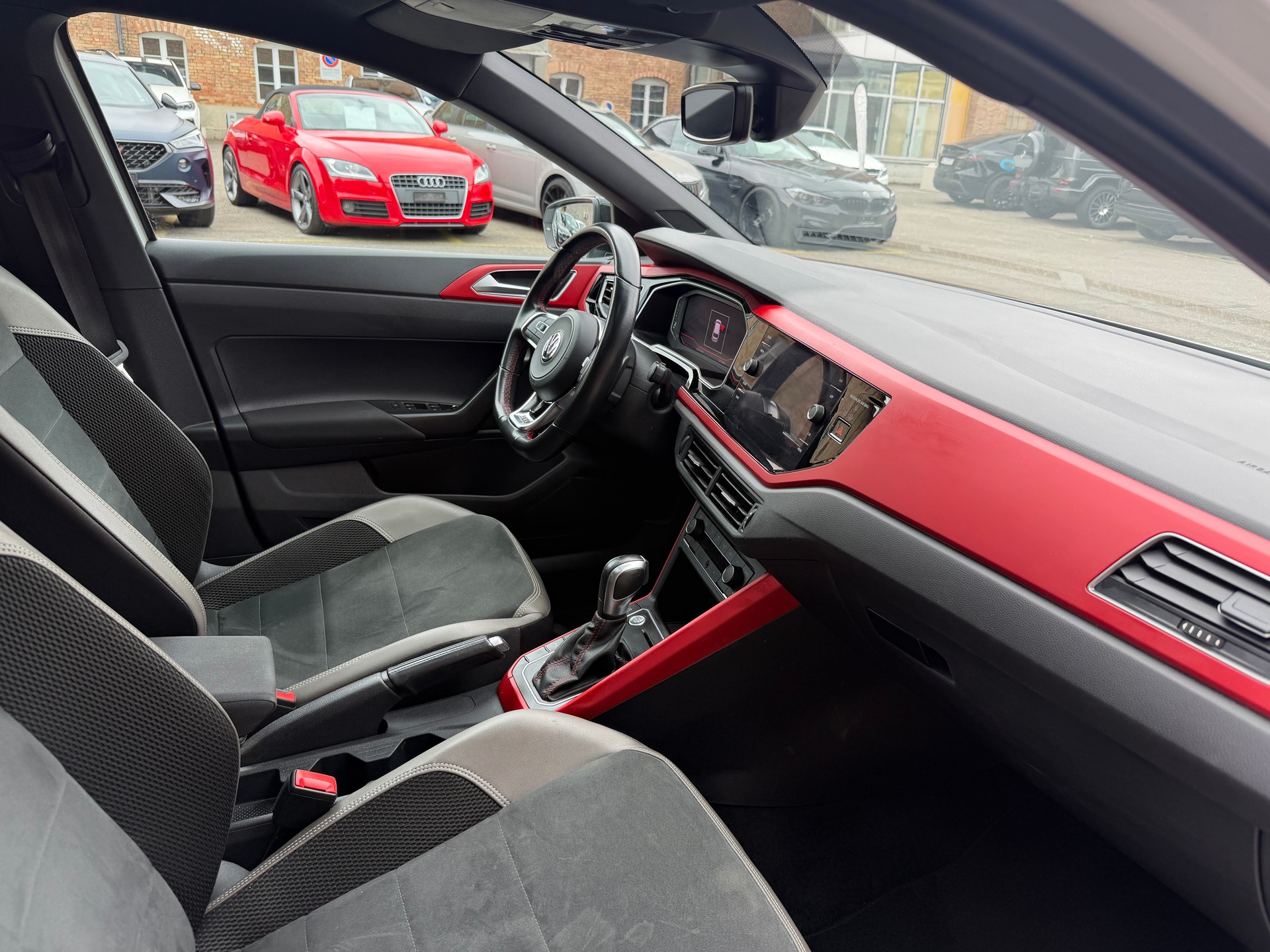 VW Polo 2.0 TSI GTI DSG-image-10