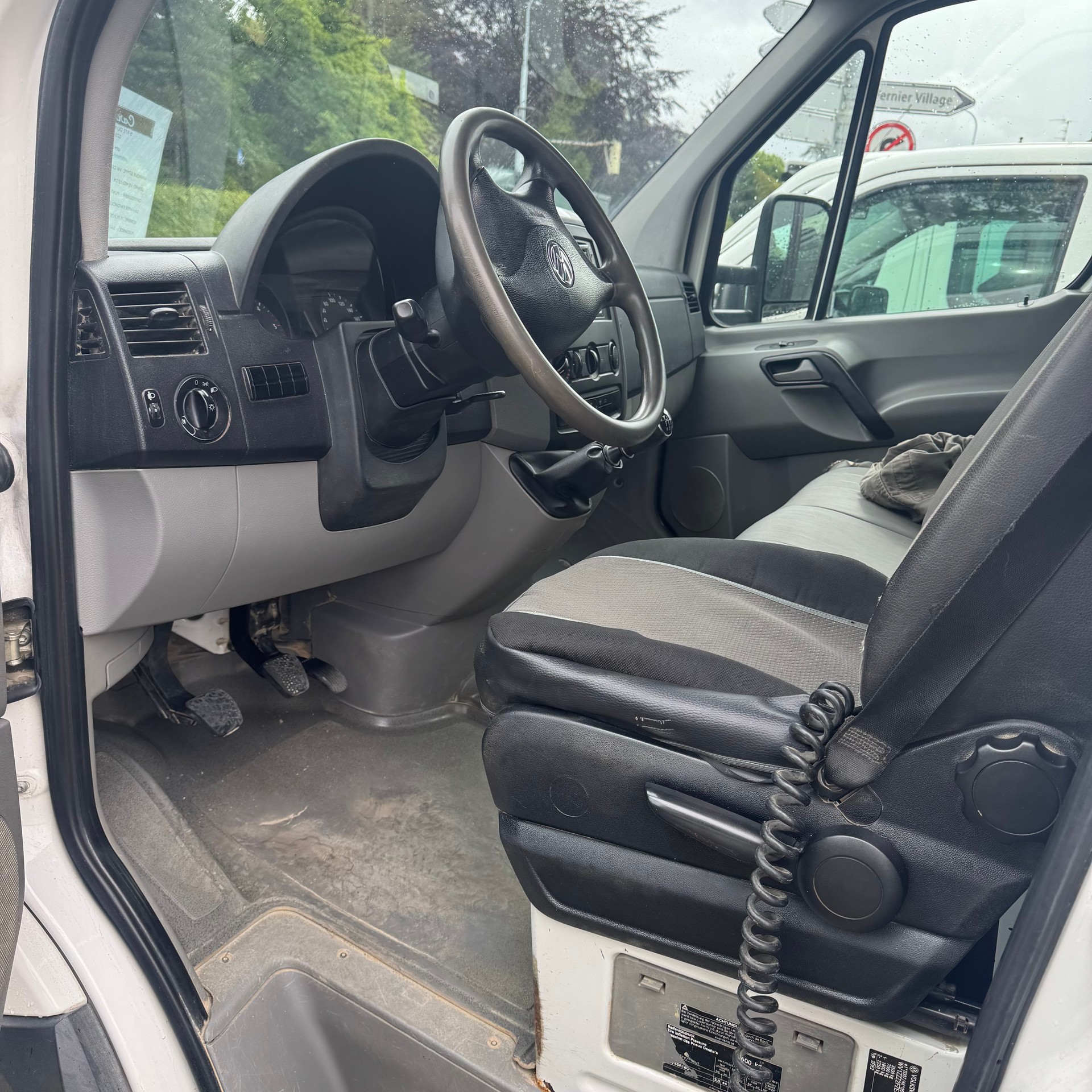 VW Crafter 35 2.0 TDI Entry-image-5