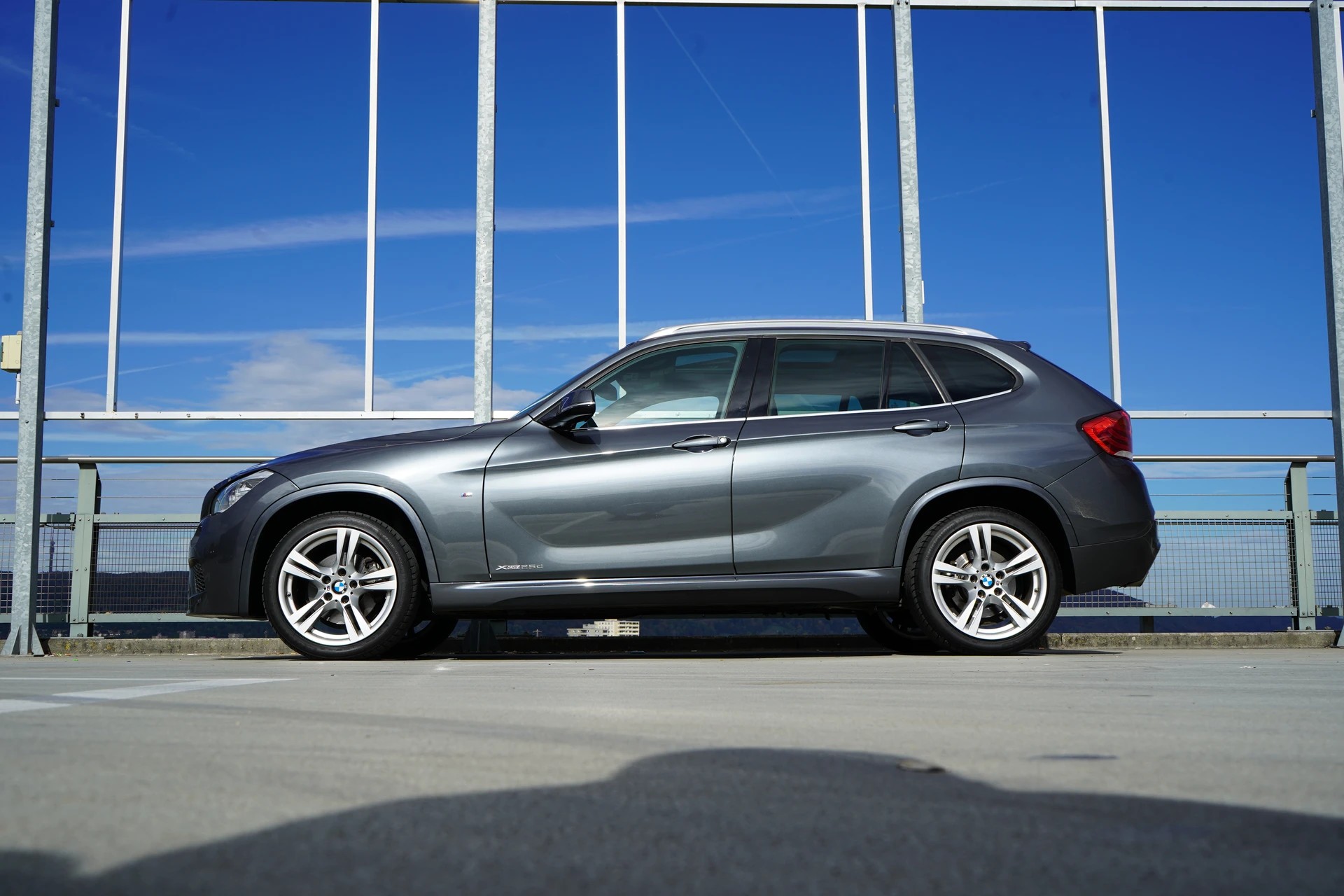 BMW X1 xDRIVE 25d STEPTRONIC M SPORT PLUS l 218 PS-showroom-element-3
