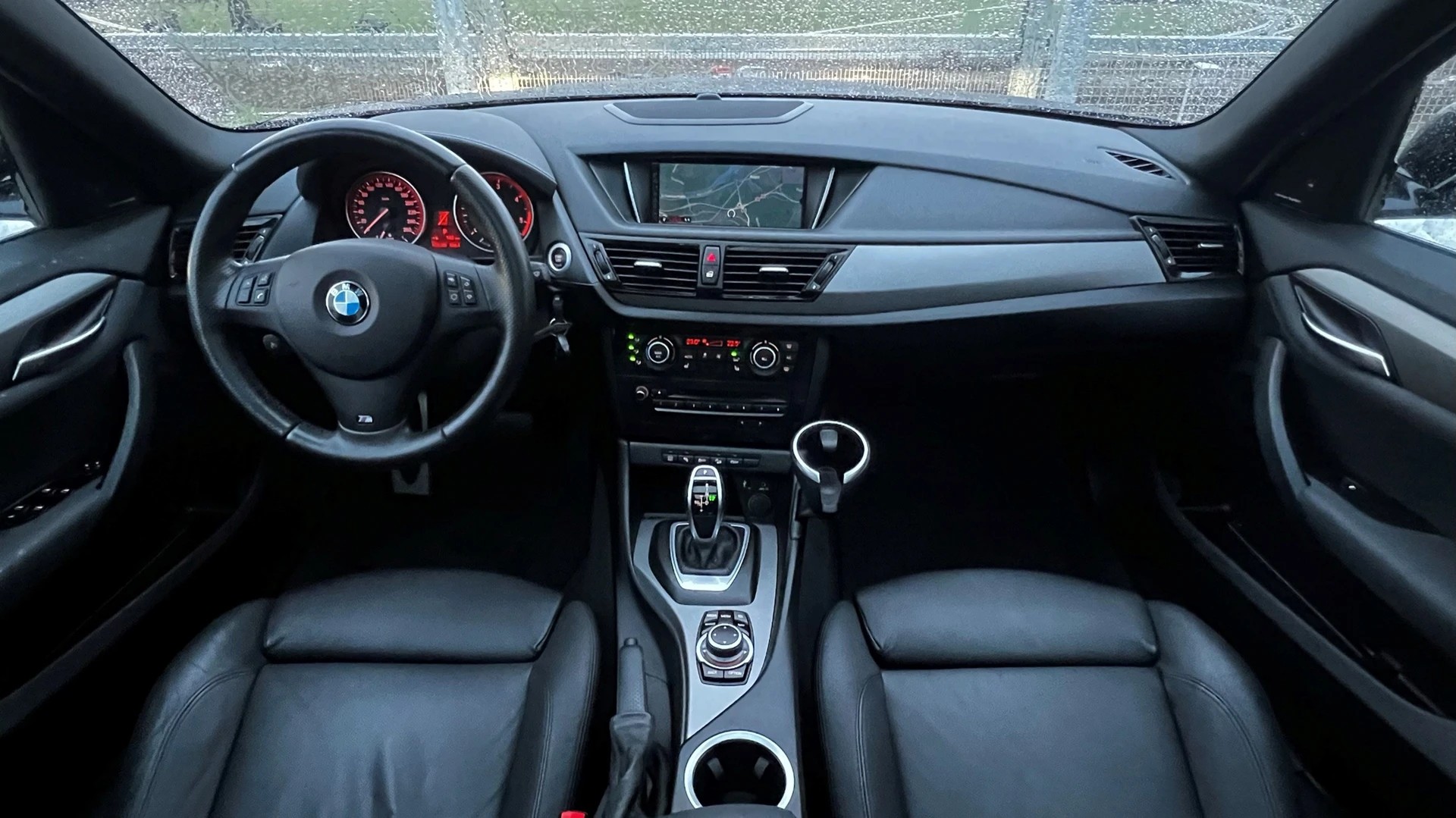 BMW X1 xDRIVE 25d STEPTRONIC M SPORT PLUS l 218 PS-image-18