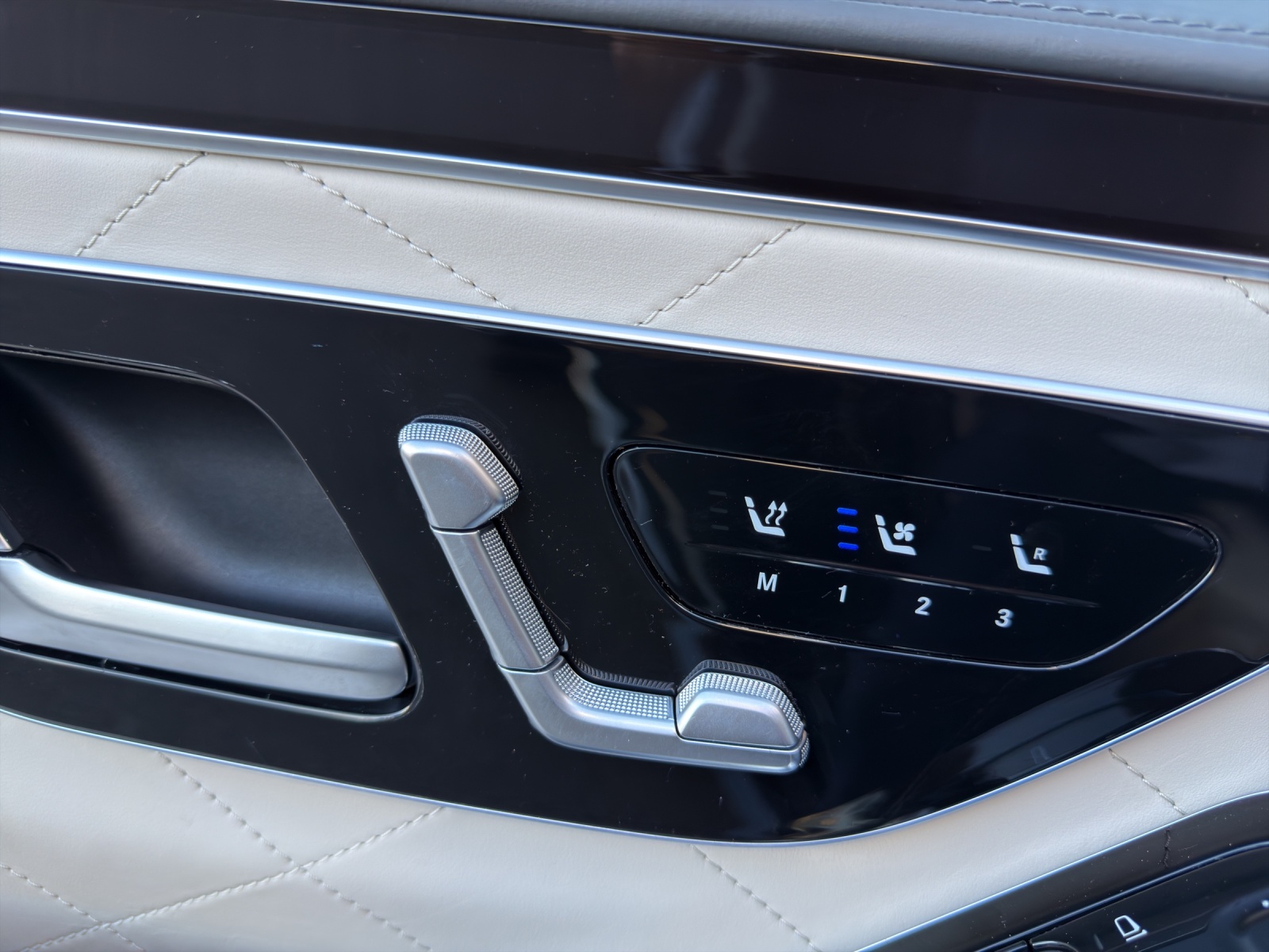 MERCEDES-BENZ S 400 d L AMG Line 9G-Tronic-image-24
