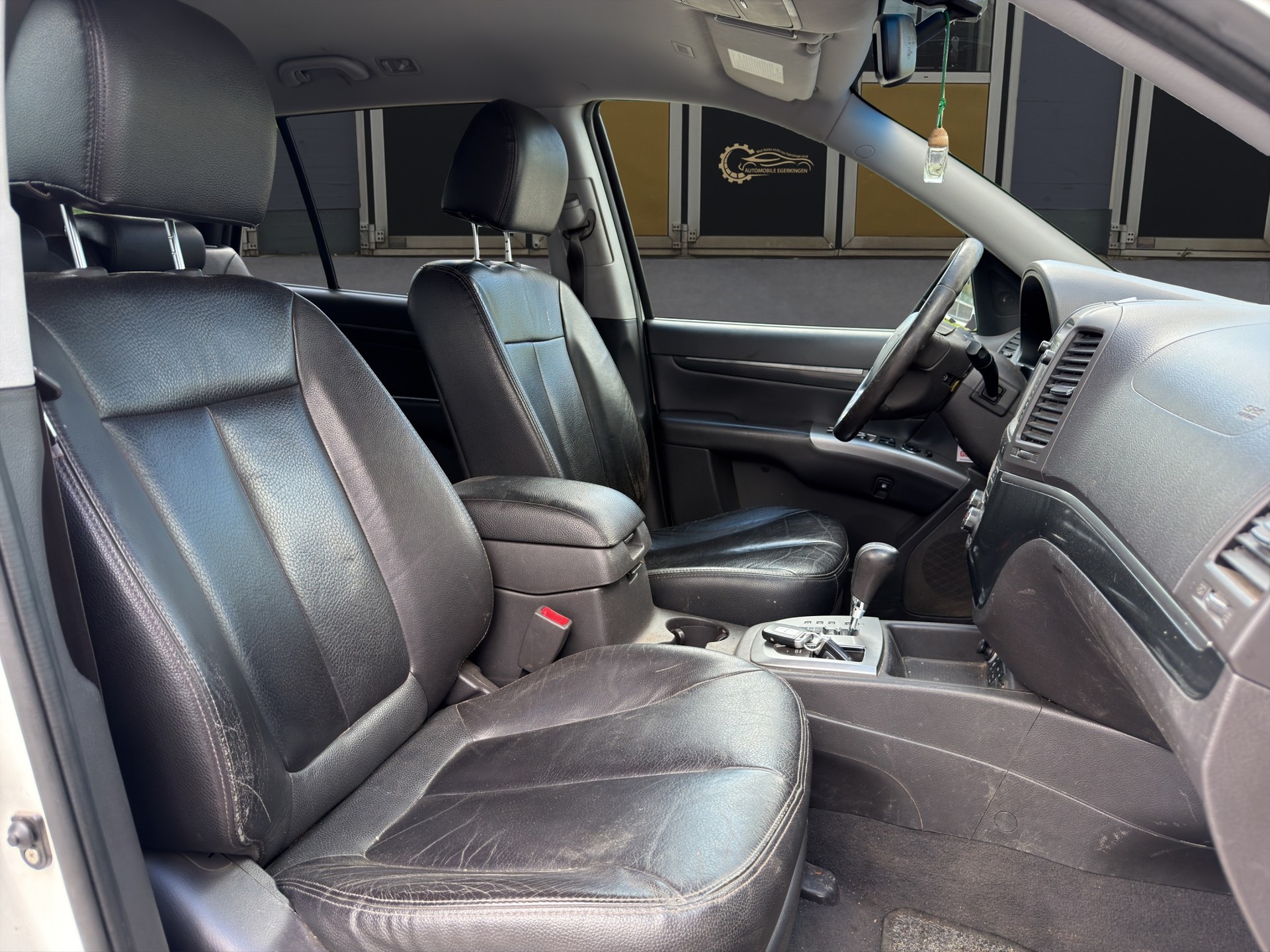 HYUNDAI Santa Fe 2.2 CRDI Style 4WD Automatic-image-9