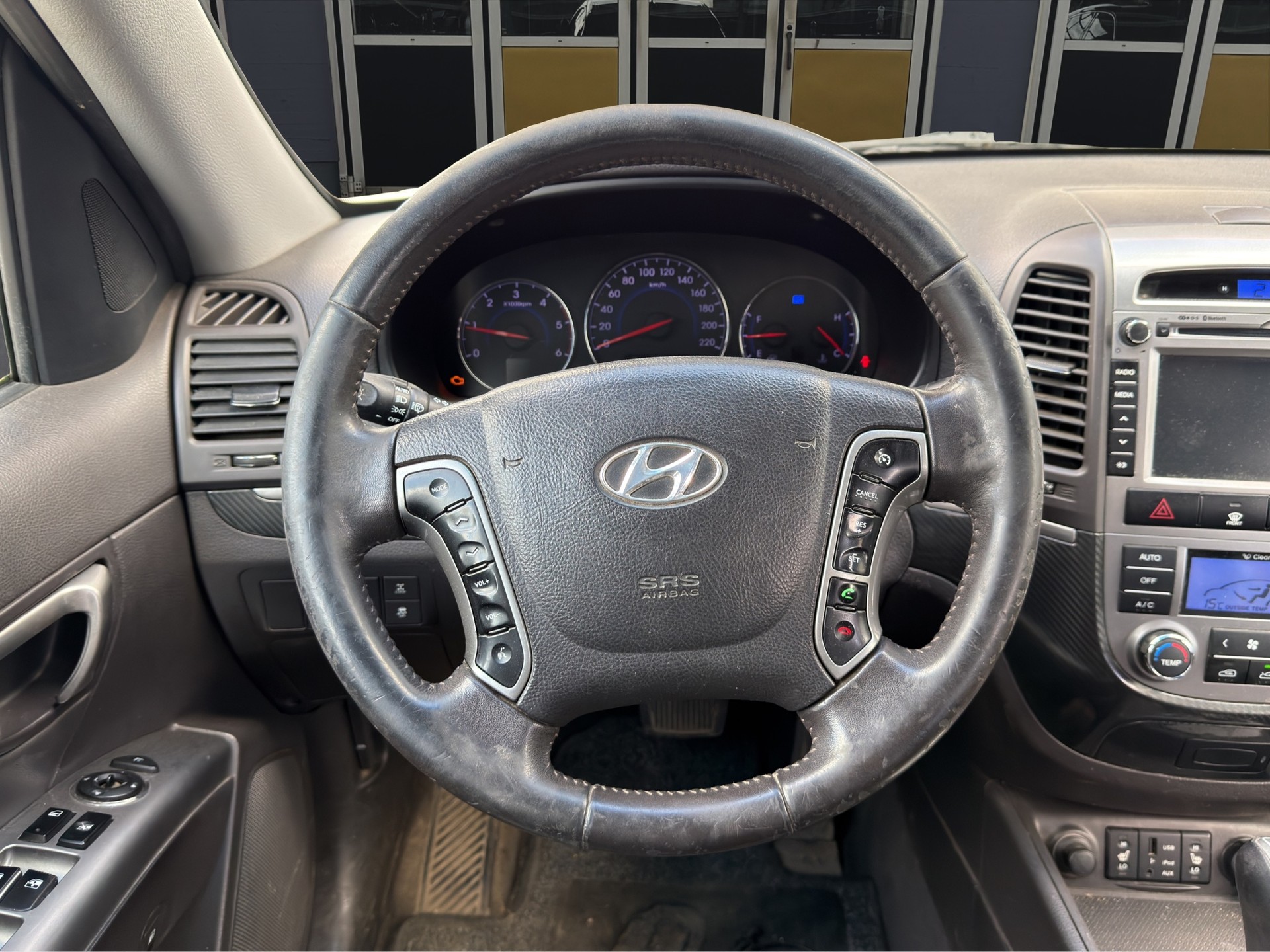 HYUNDAI Santa Fe 2.2 CRDI Style 4WD Automatic-image-11