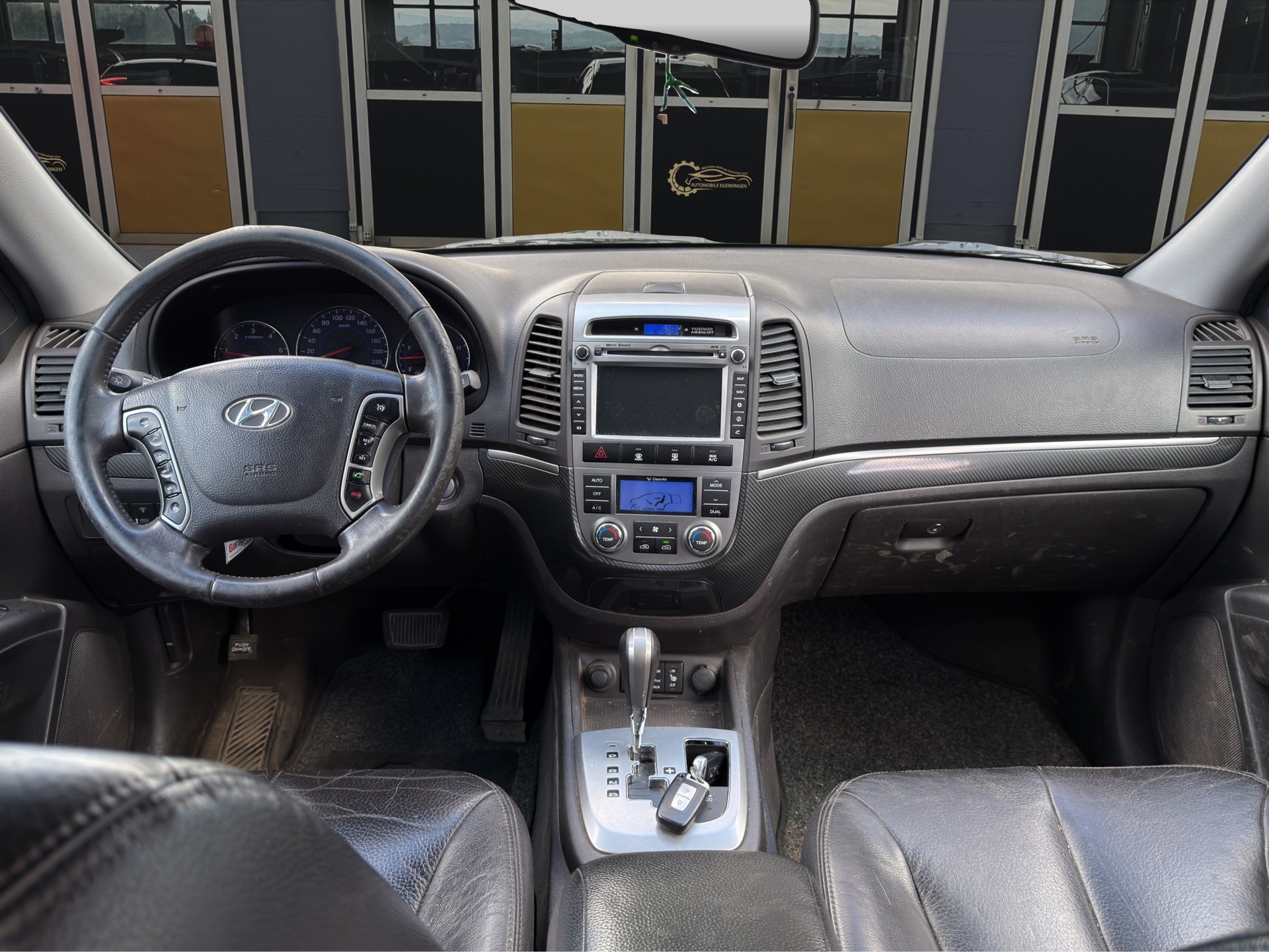 HYUNDAI Santa Fe 2.2 CRDI Style 4WD Automatic-image-10