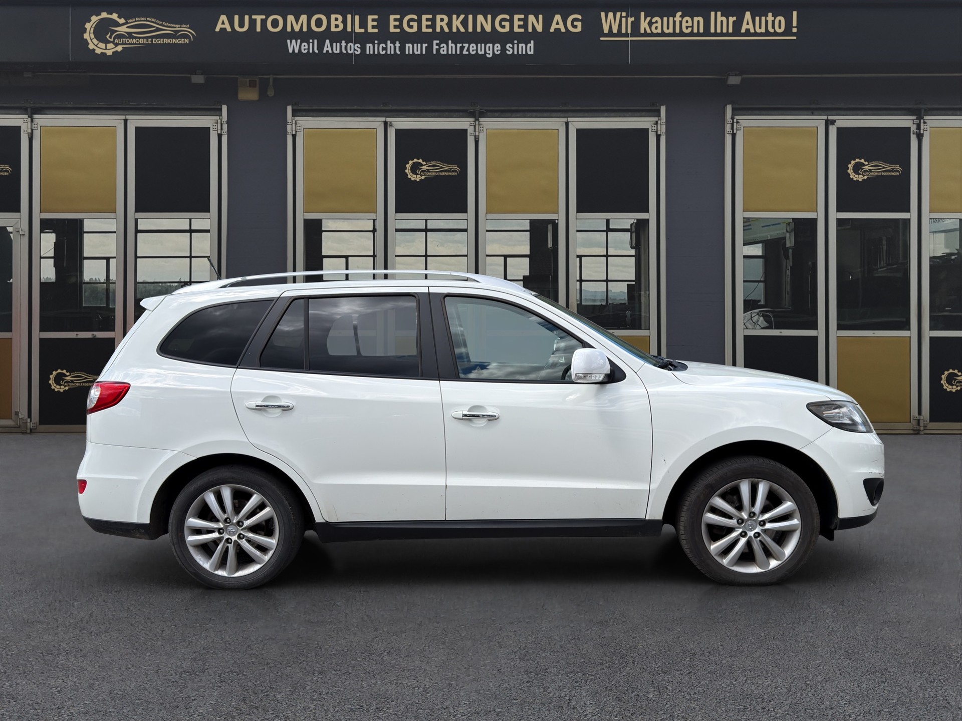 HYUNDAI Santa Fe 2.2 CRDI Style 4WD Automatic-showroom-element-3