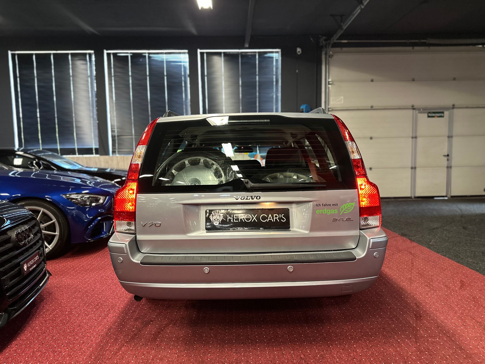 VOLVO V70 2.4 Bi-Fuel Momentum / ** Frisch ab MFK + Service **-showroom-element-3