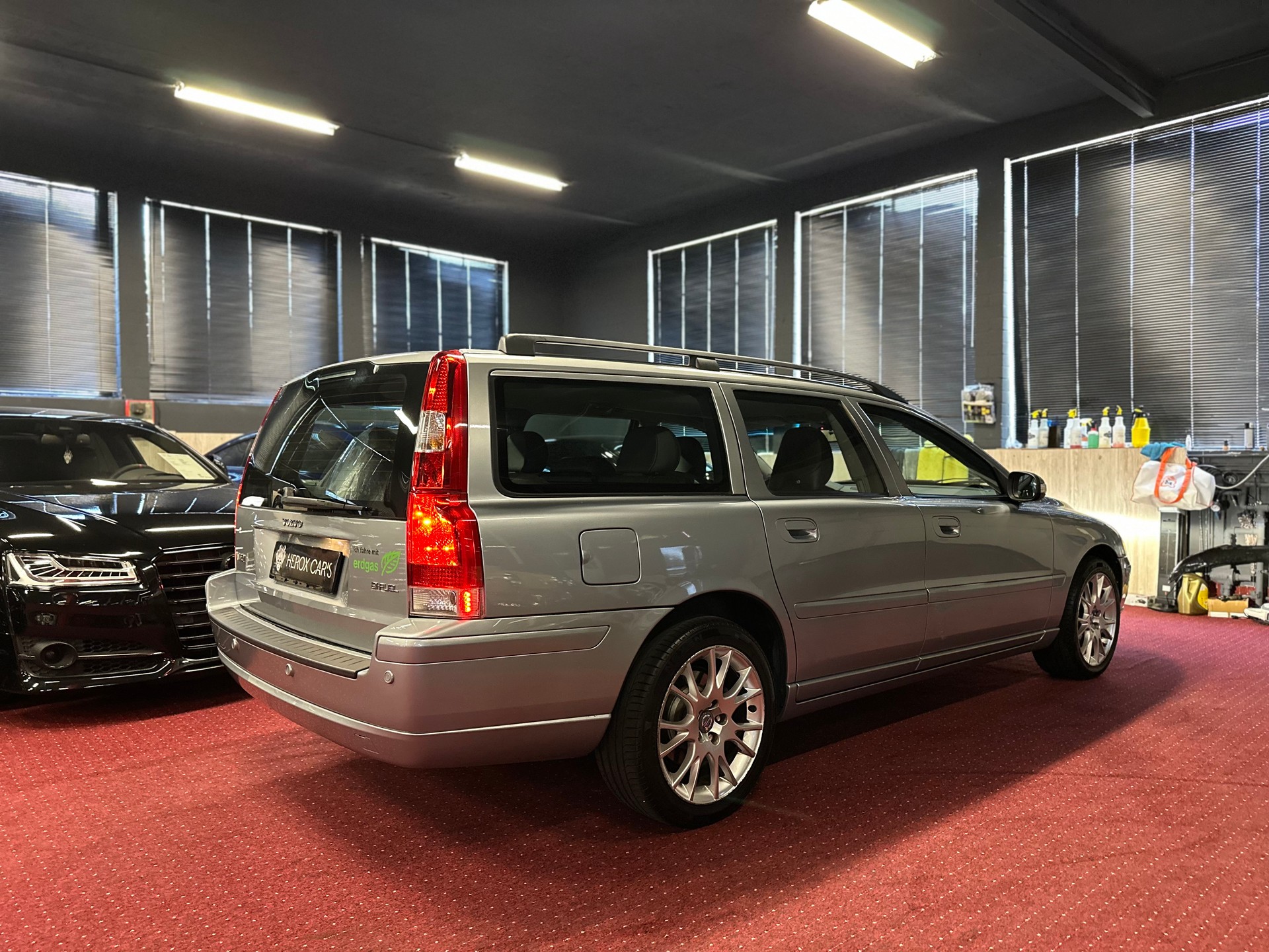 VOLVO V70 2.4 Bi-Fuel Momentum / ** Frisch ab MFK + Service **-showroom-element-2