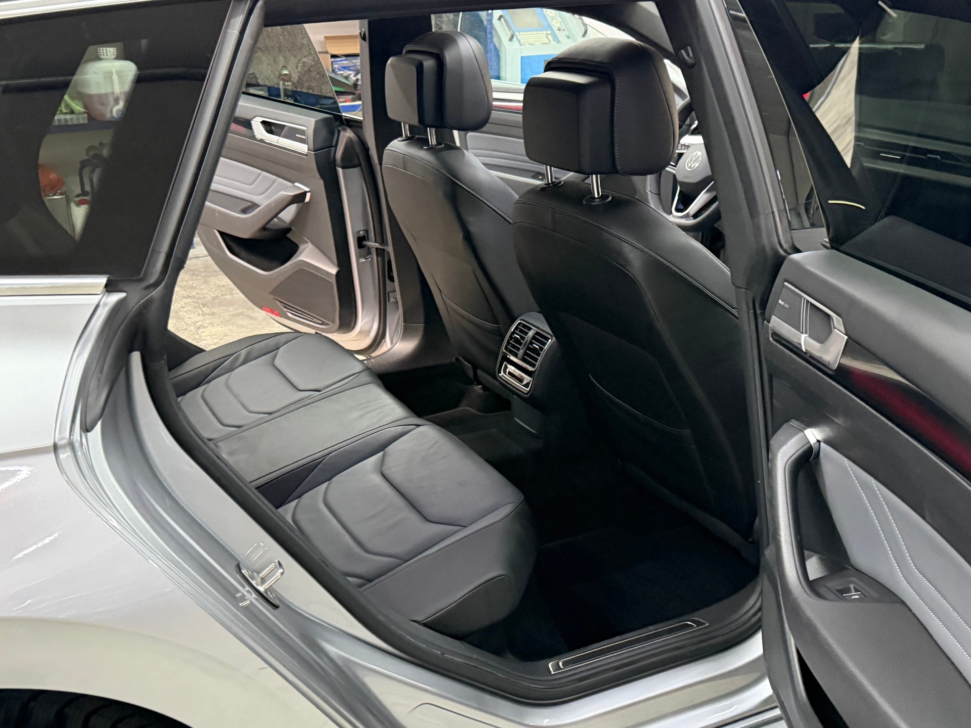 VW Arteon SB 2.0 TDI Elegance 4Motion DSG-image-11