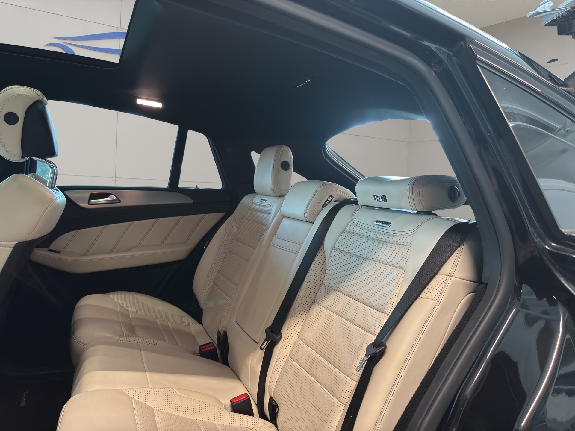 MERCEDES-BENZ GLE Coupé 63 S AMG 4Matic Speedshift-image-17