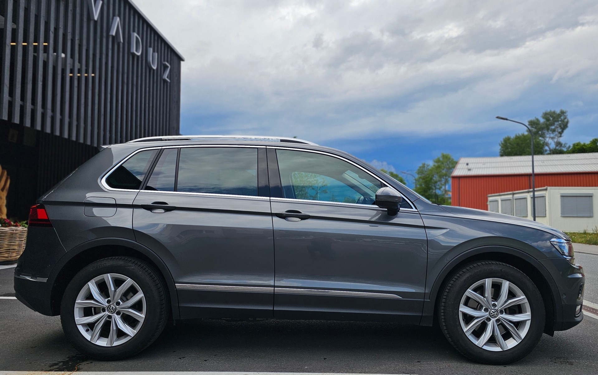 VW Tiguan 2.0TSI Highline 4Motion DSG-image-4